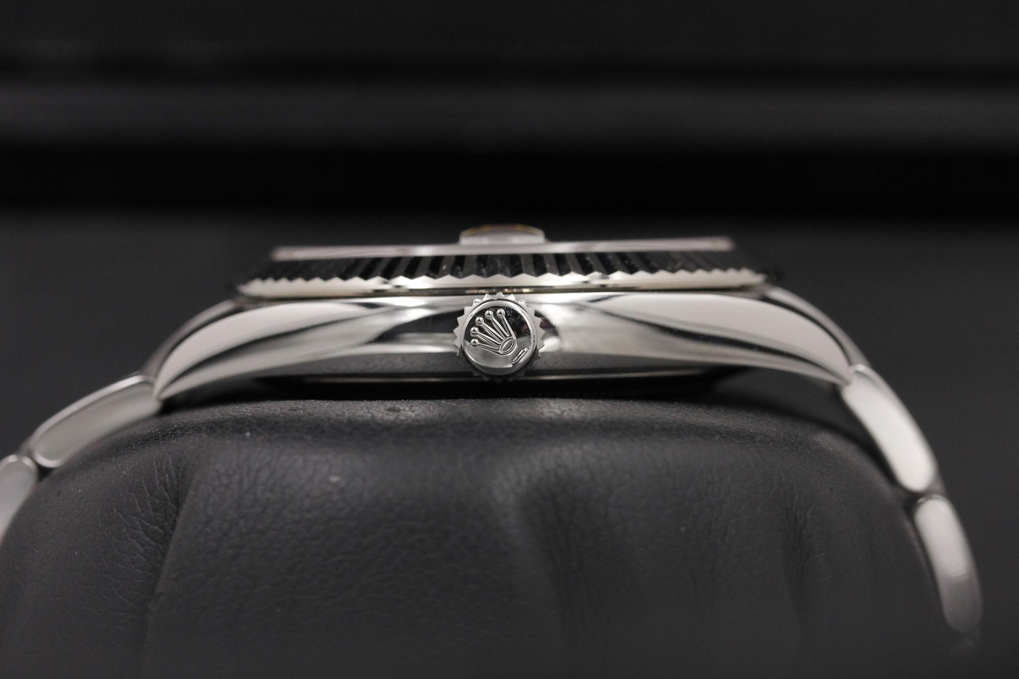 Watch Image 3