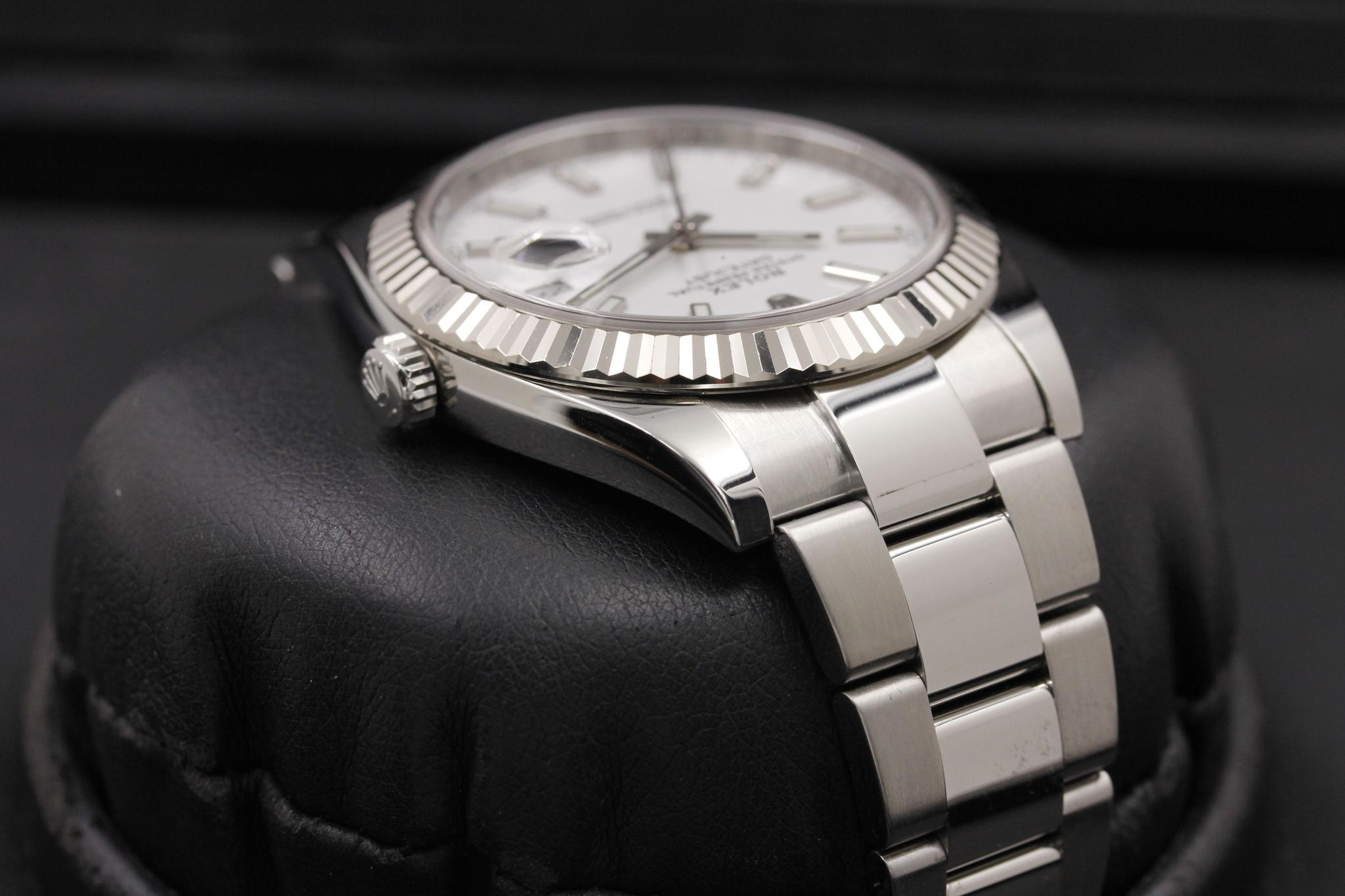 Watch Image 4