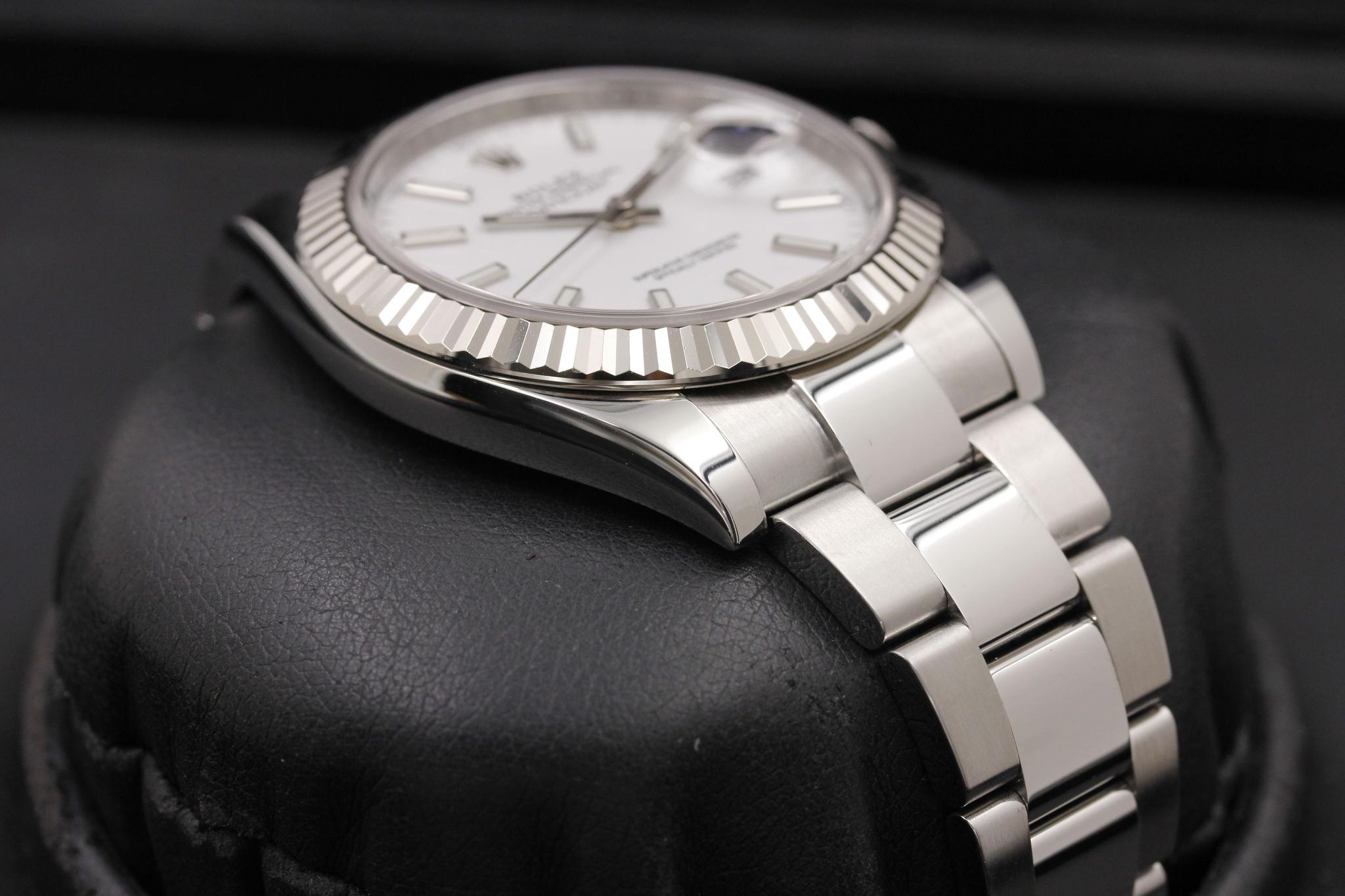 Watch Image 6