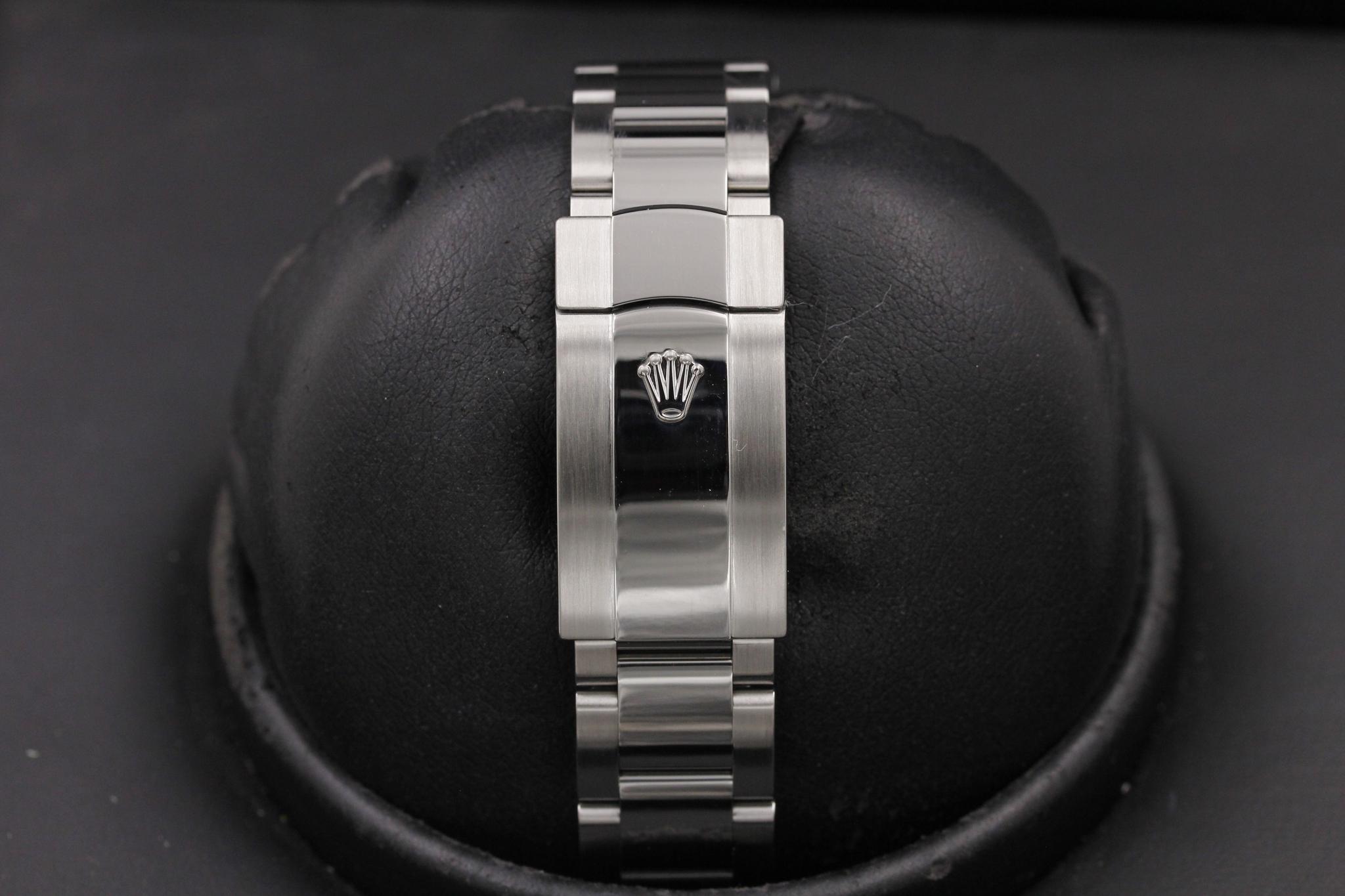 Watch Image 8