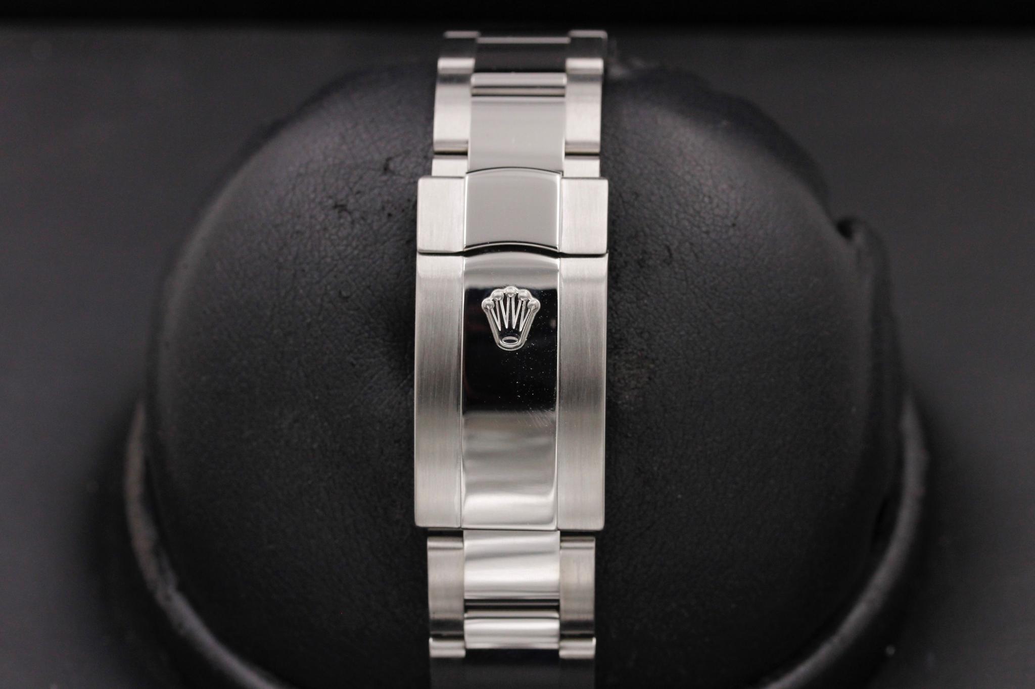 Watch Image 7