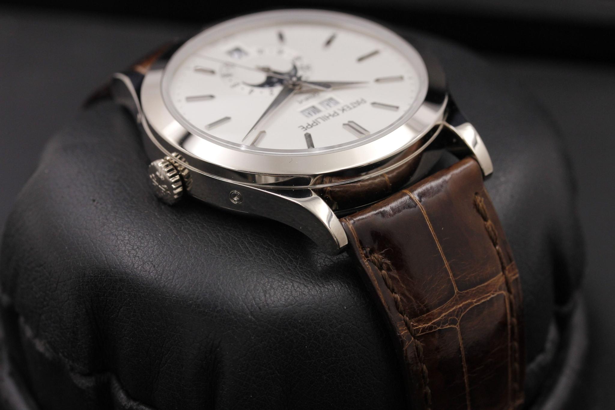 Watch Image 4