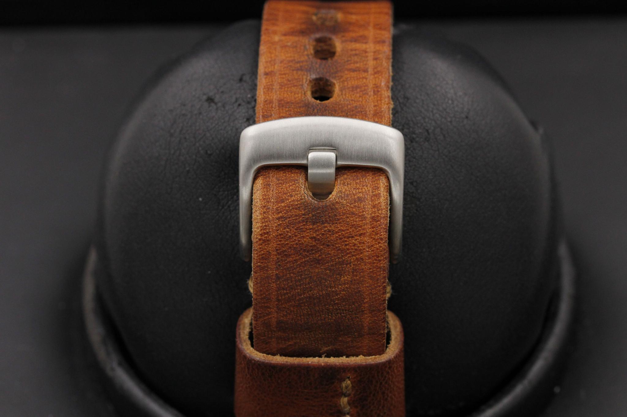 Watch Image 9