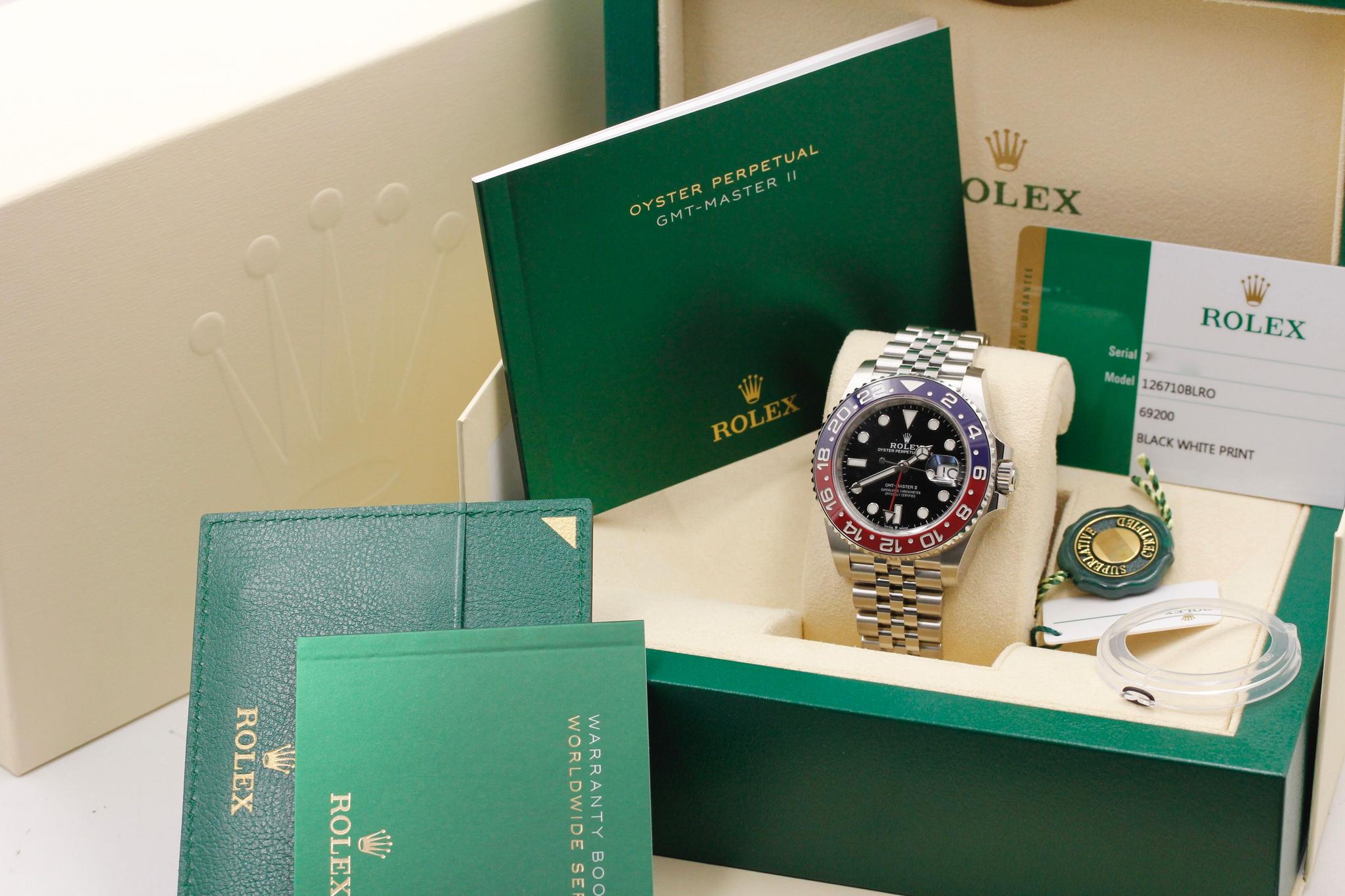 Watch Image 11