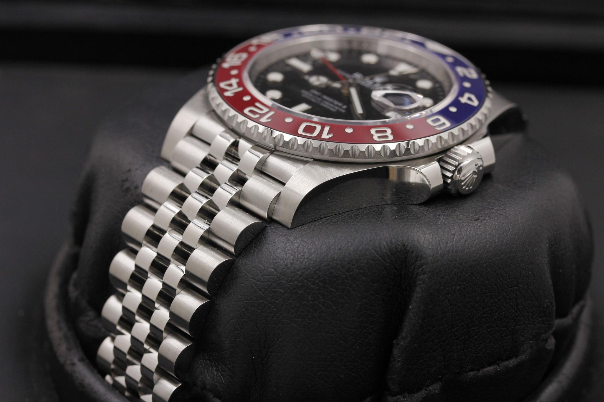 Watch Image 2