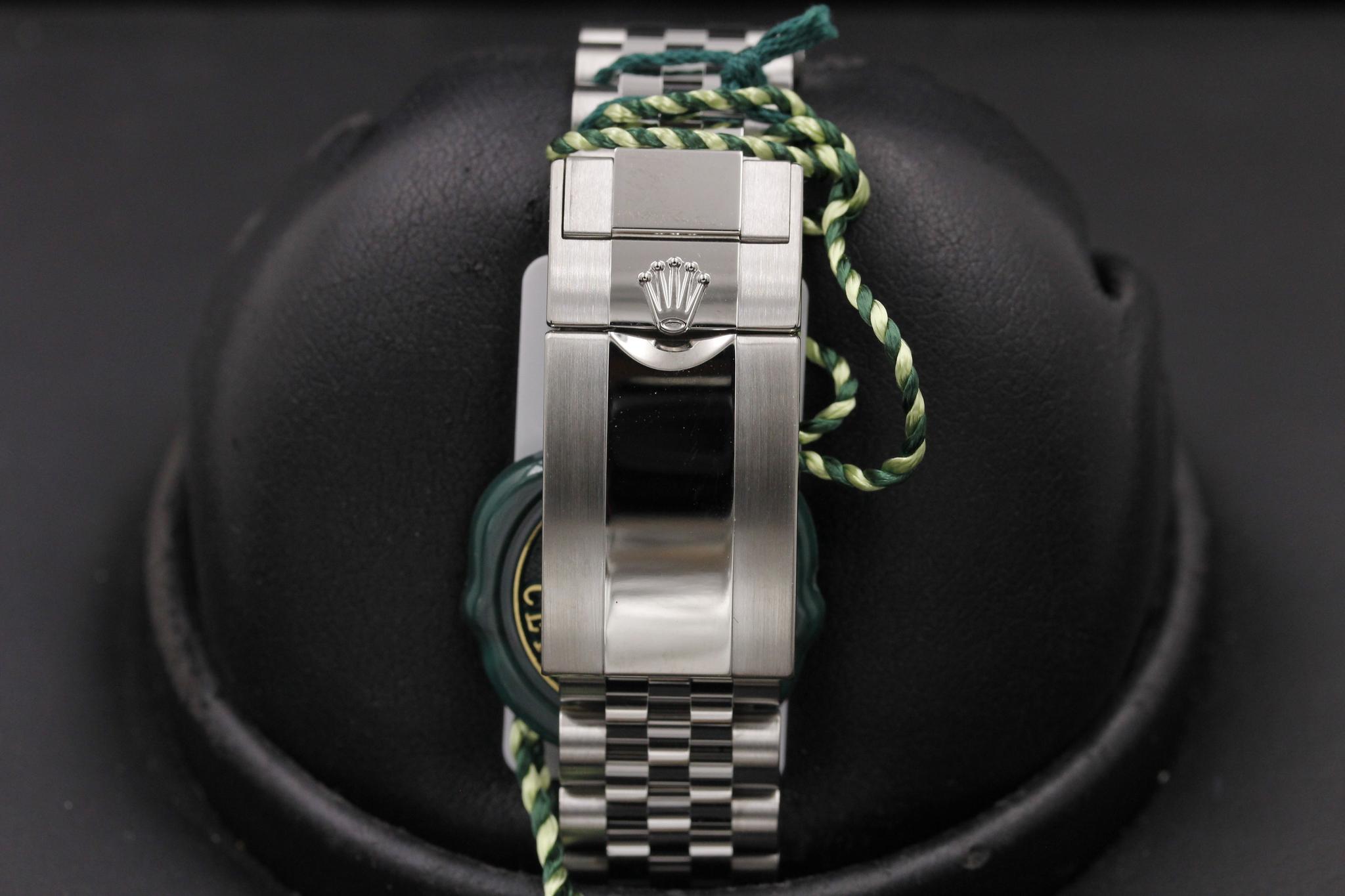 Watch Image 8