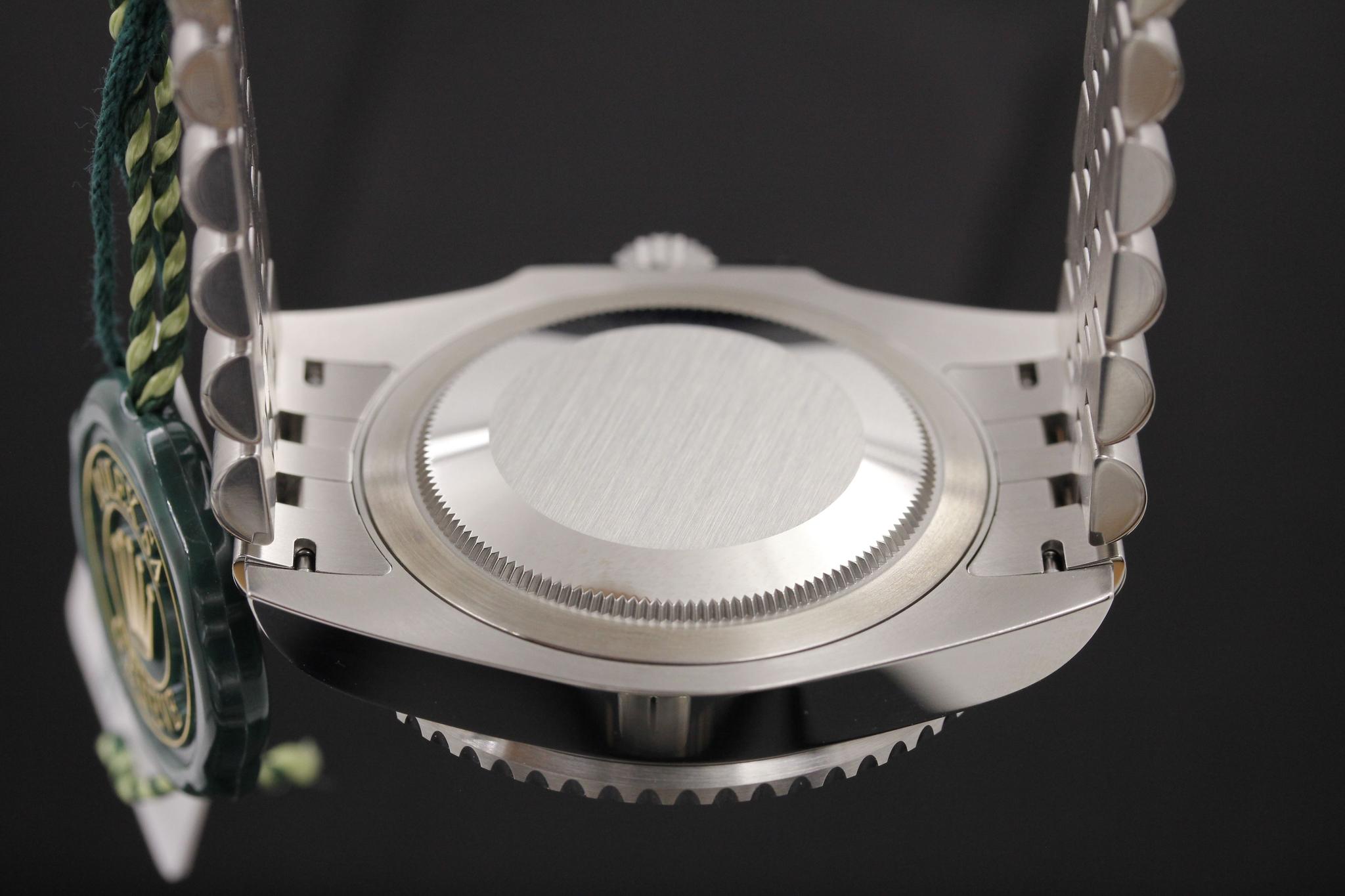 Watch Image 7