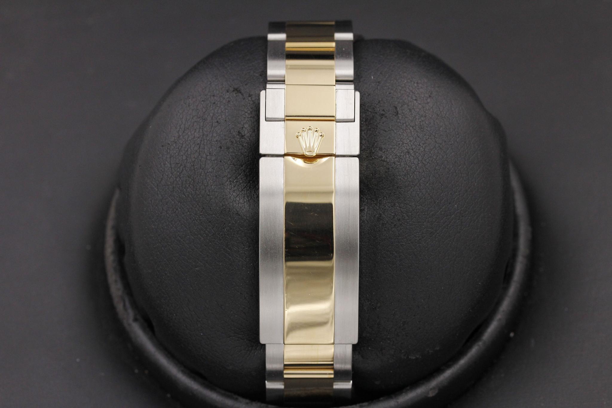 Watch Image 8