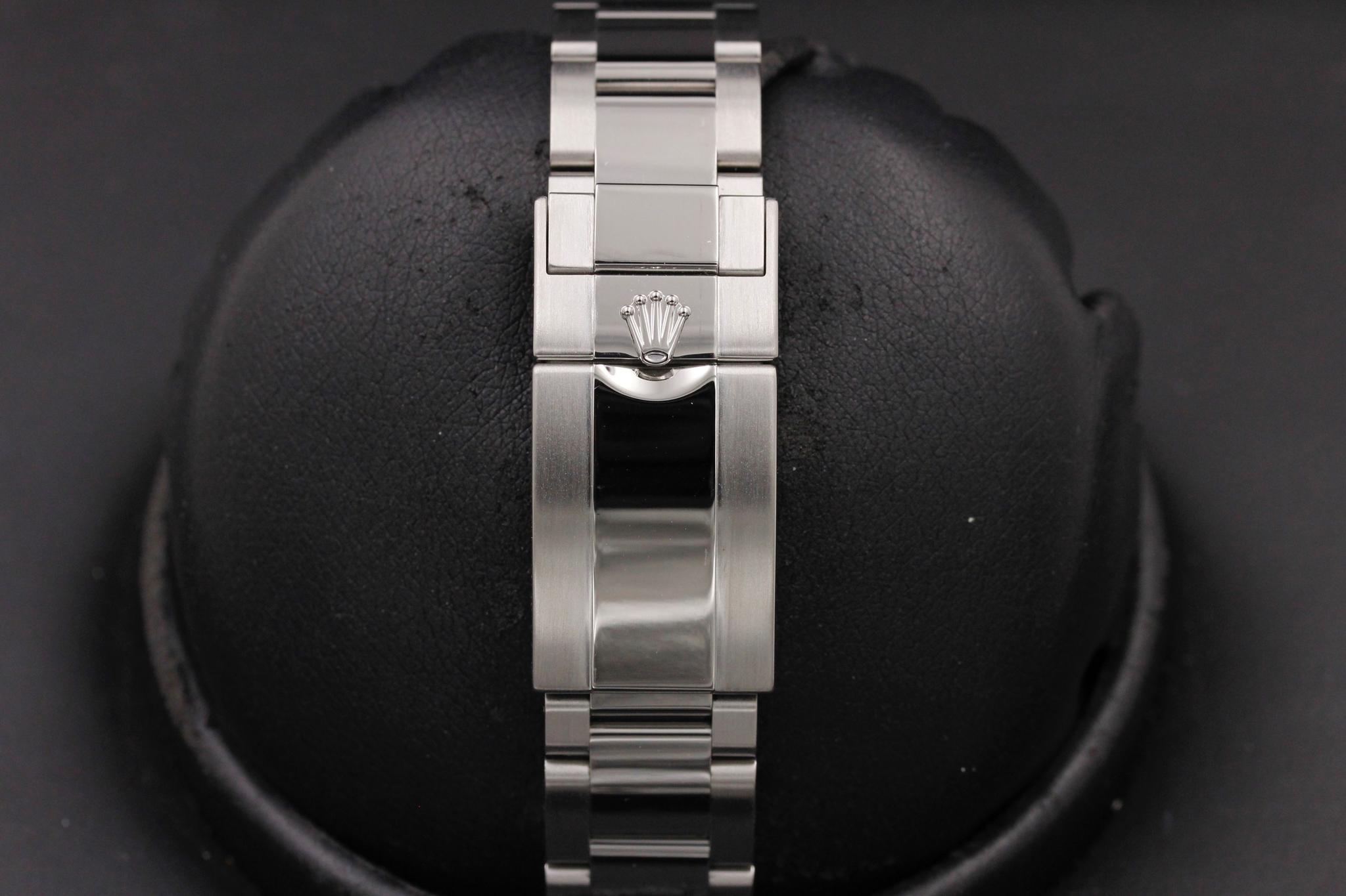 Watch Image 8