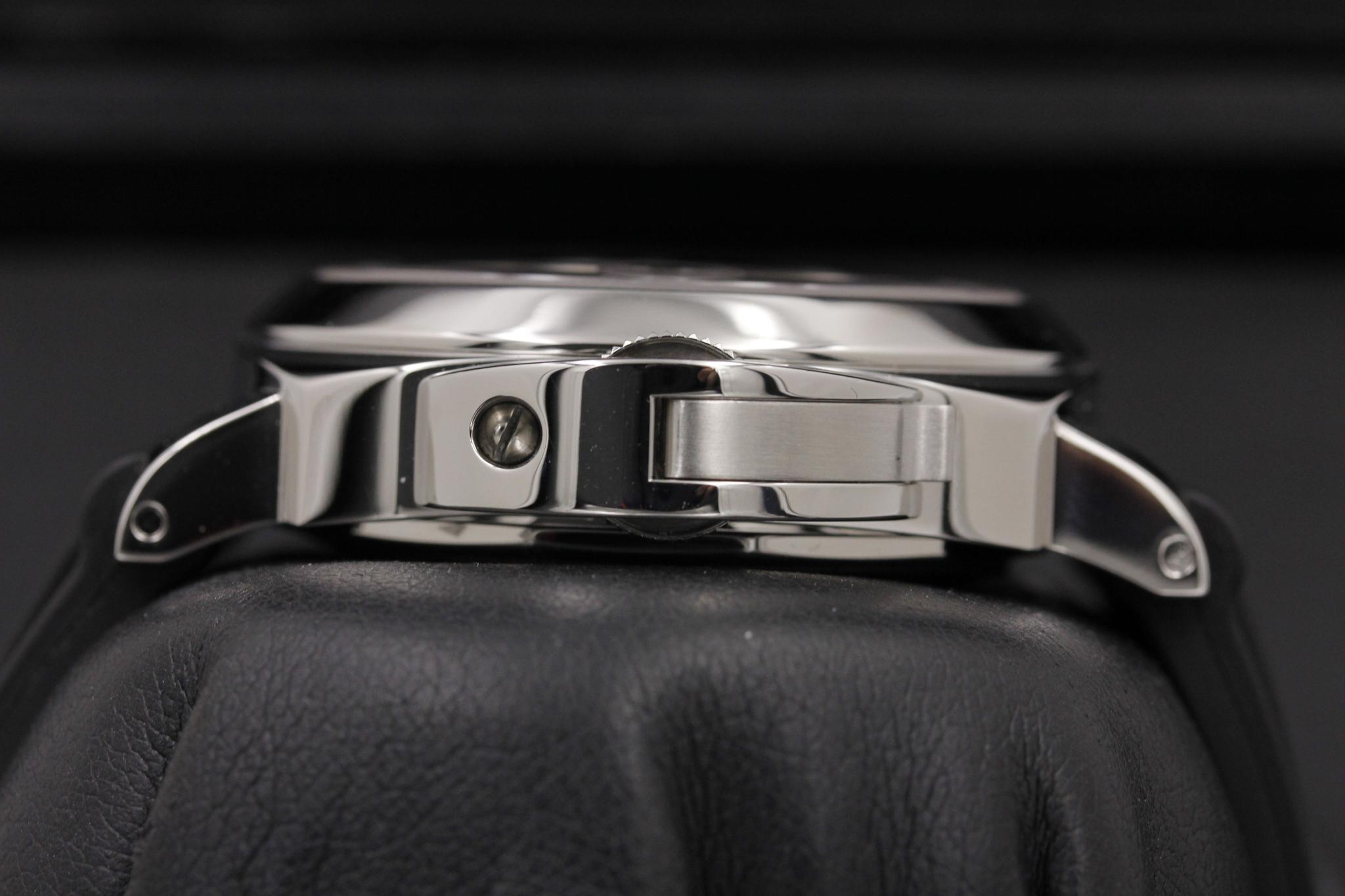 Watch Image 3
