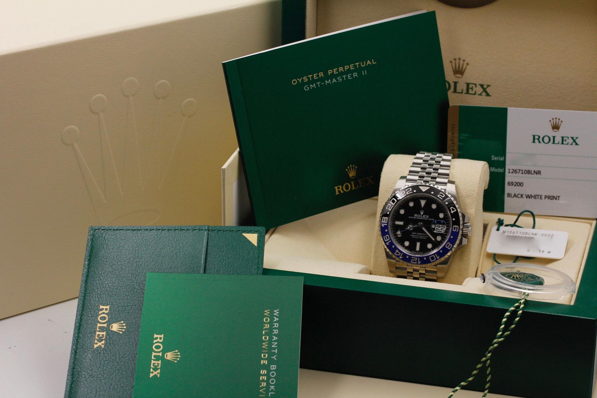 Watch Image 10
