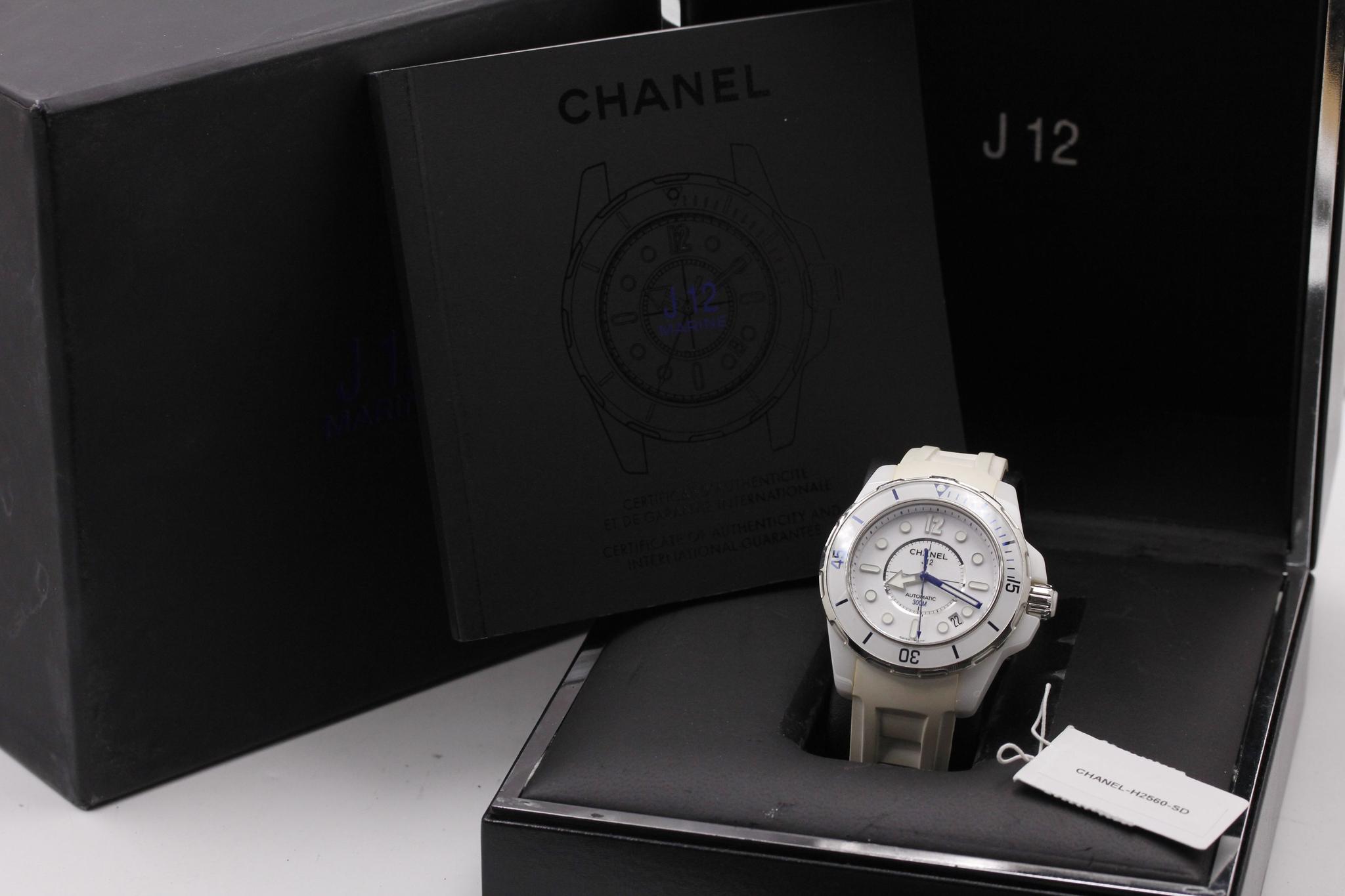 Watch Image 11