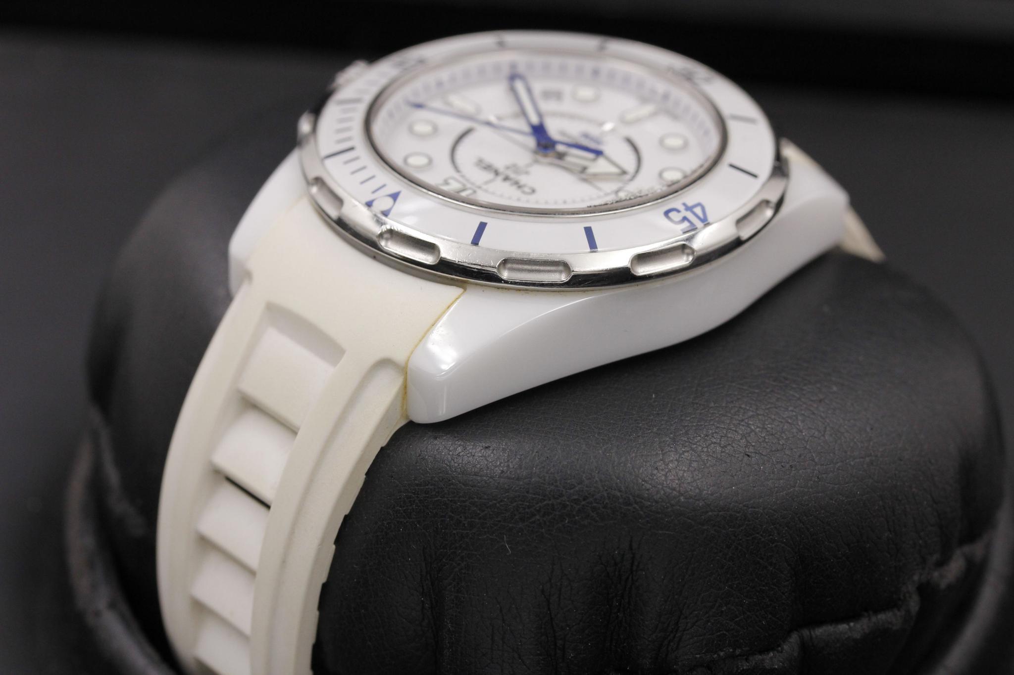 Watch Image 5