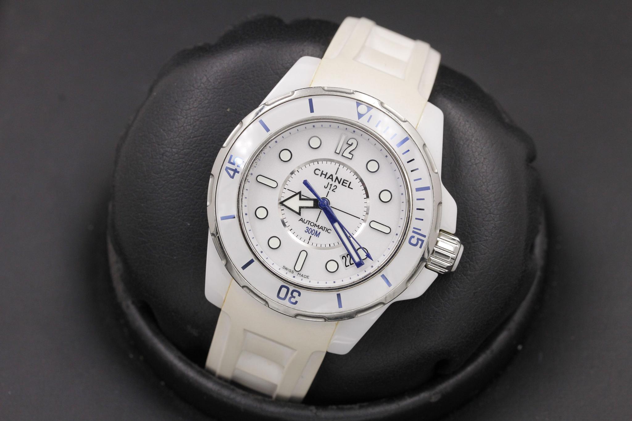 Watch Image 9