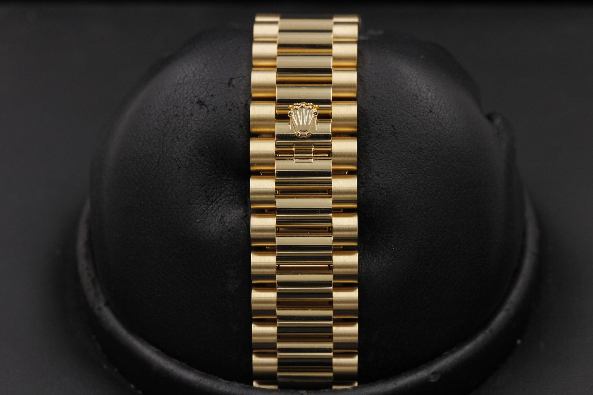 Watch Image 8