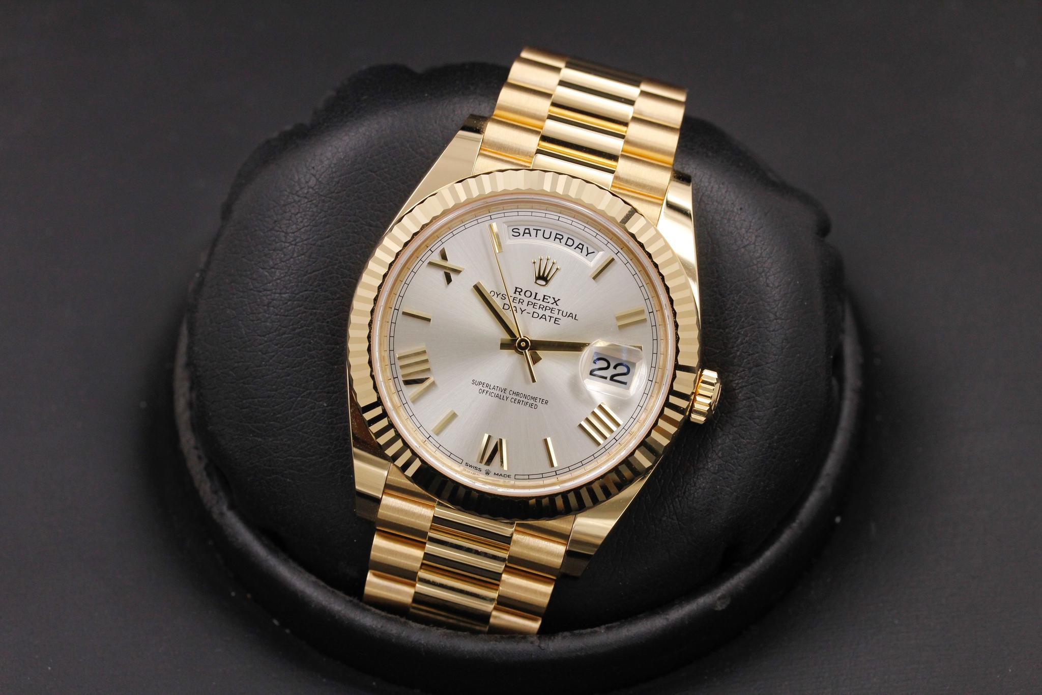 Watch Image 9