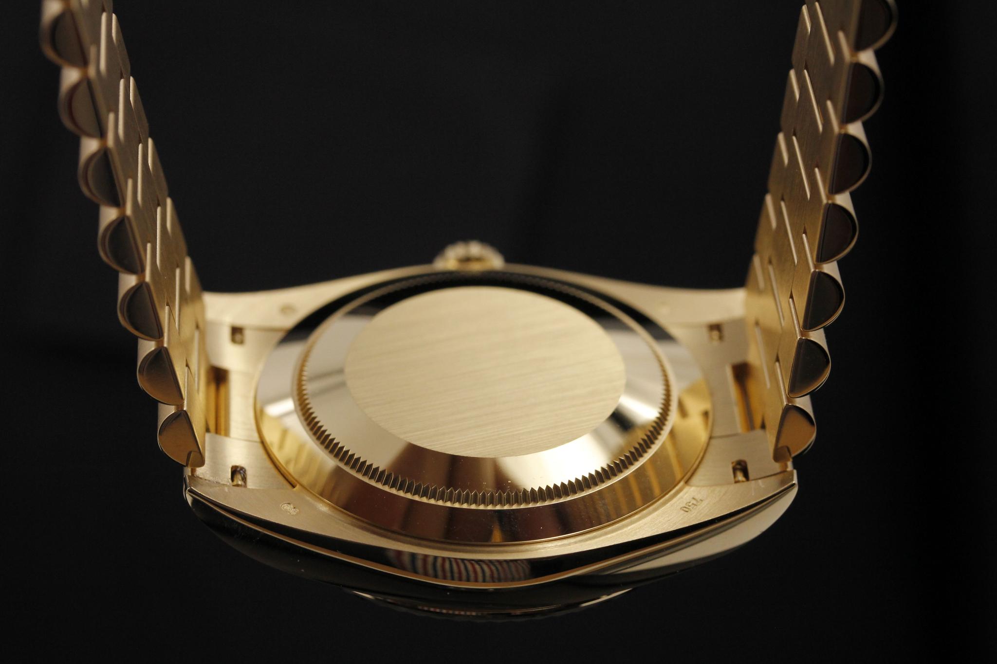 Watch Image 7