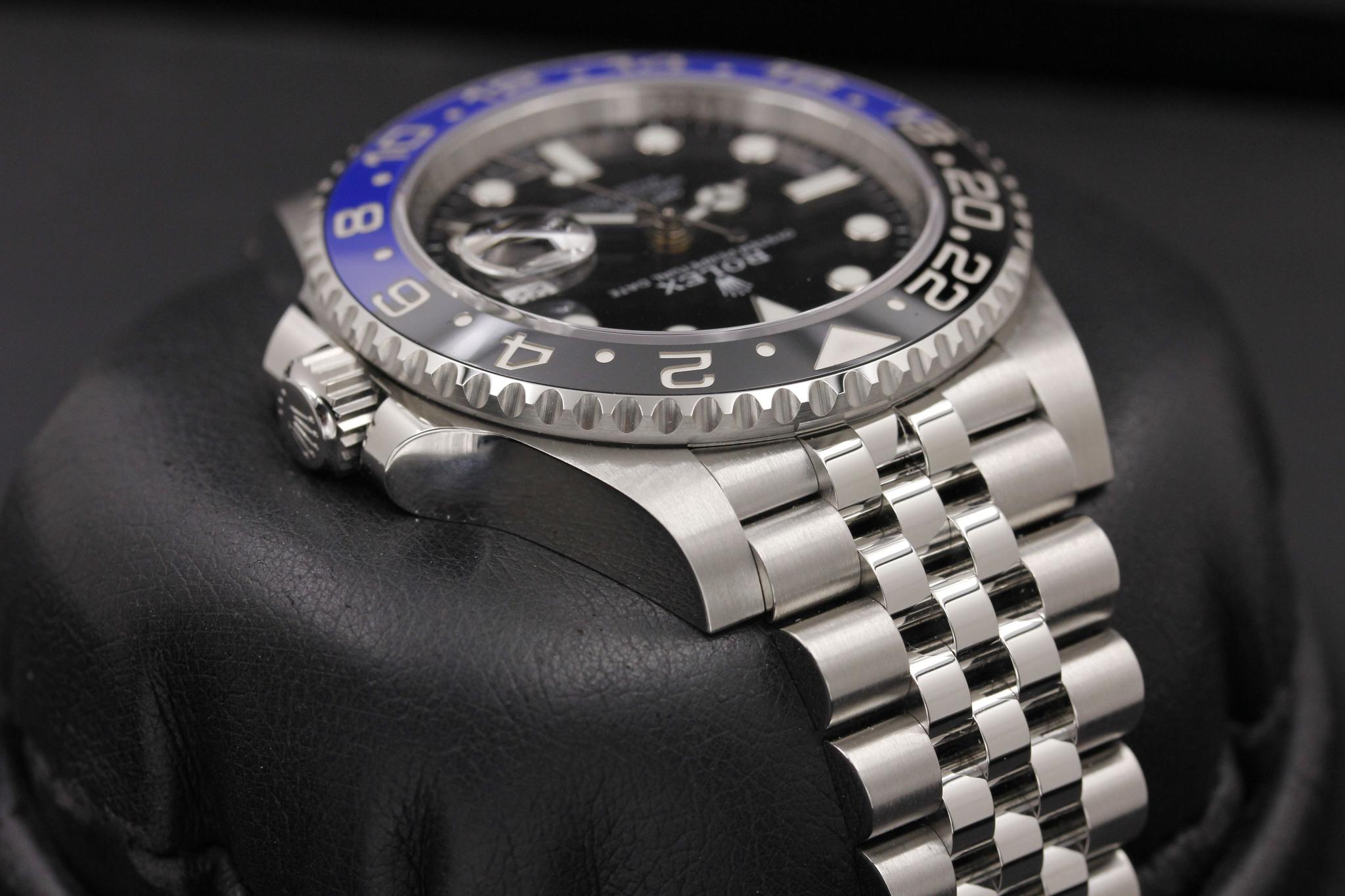 Watch Image 4