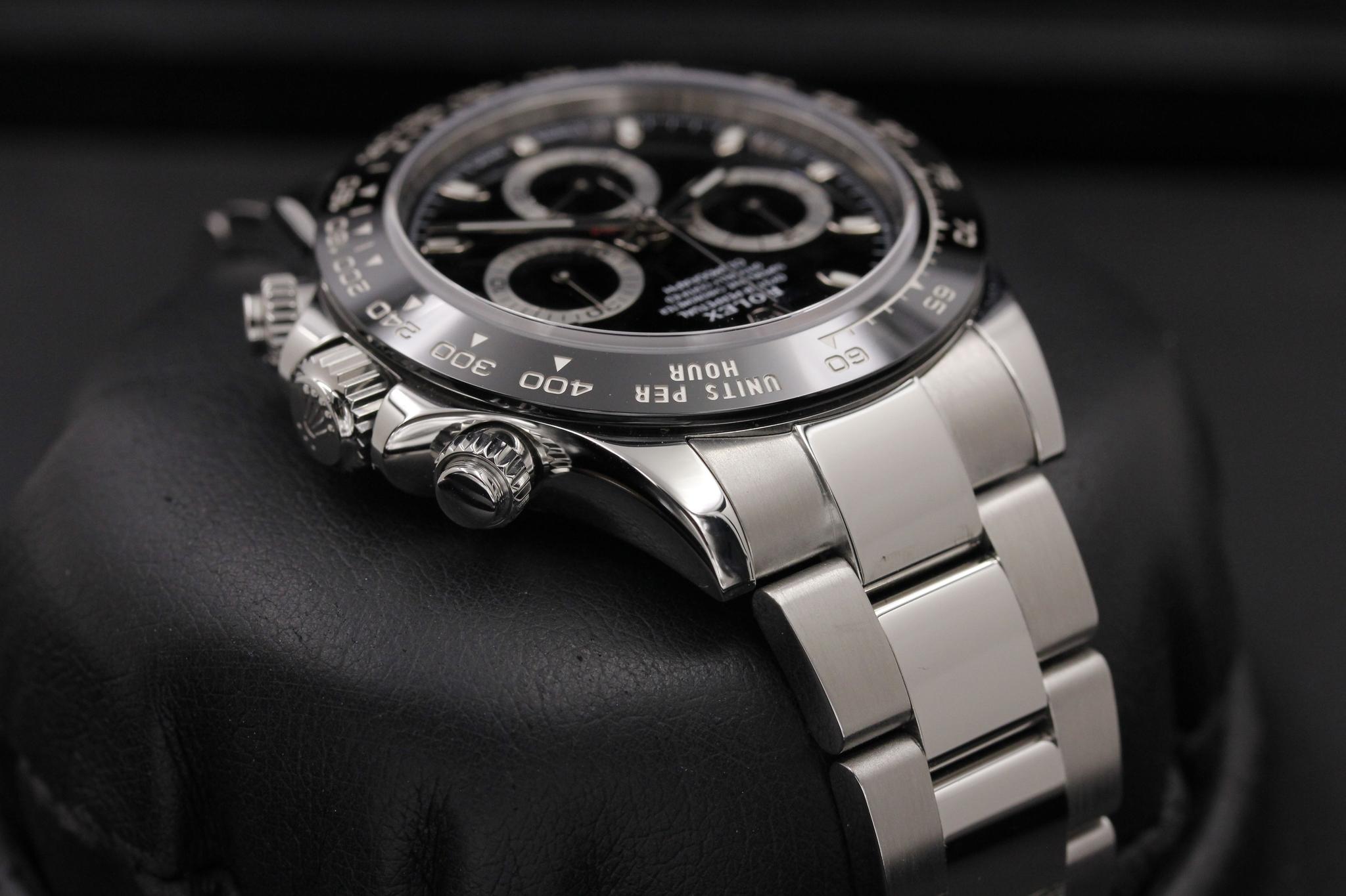 Watch Image 4