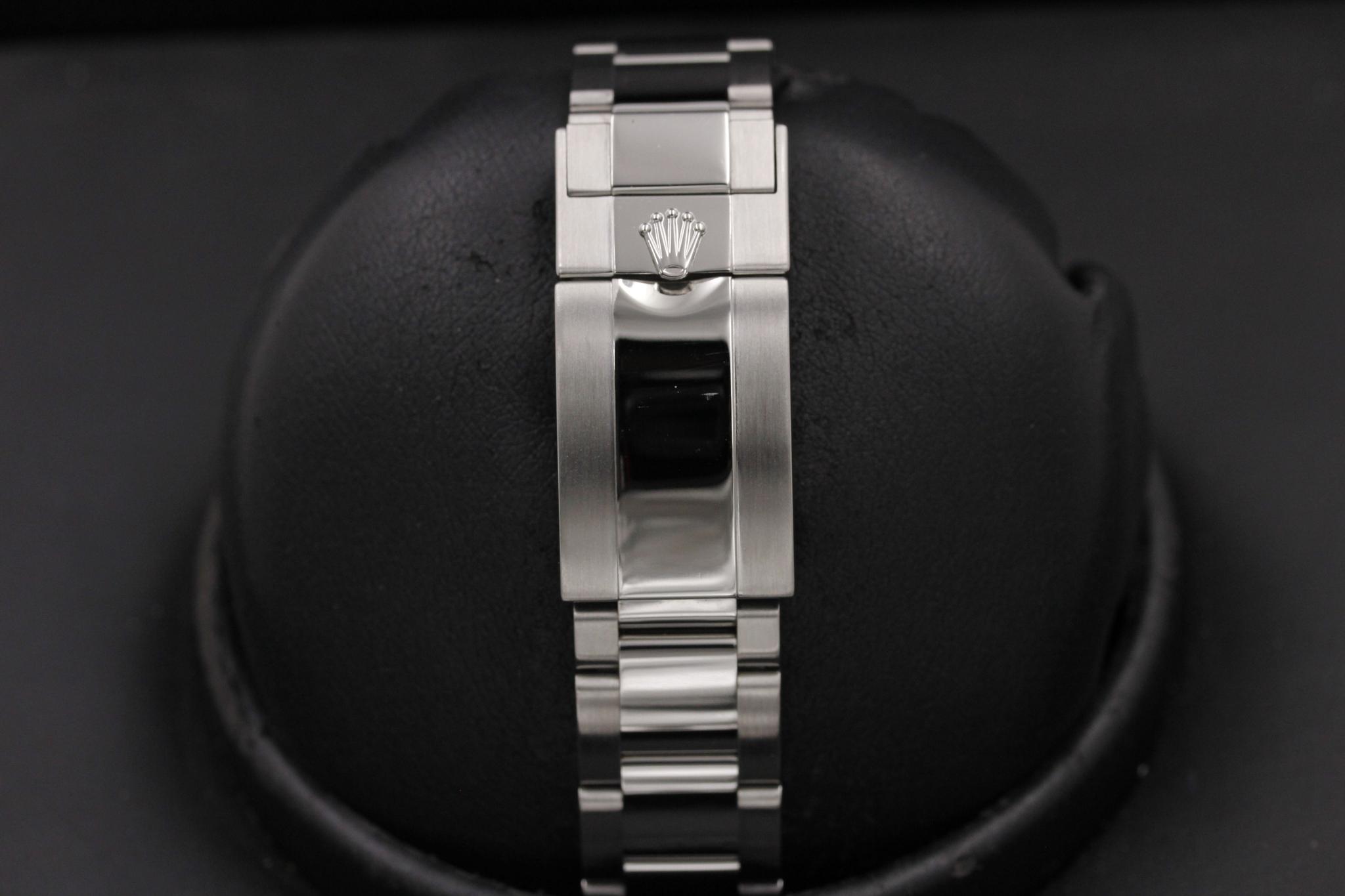 Watch Image 8