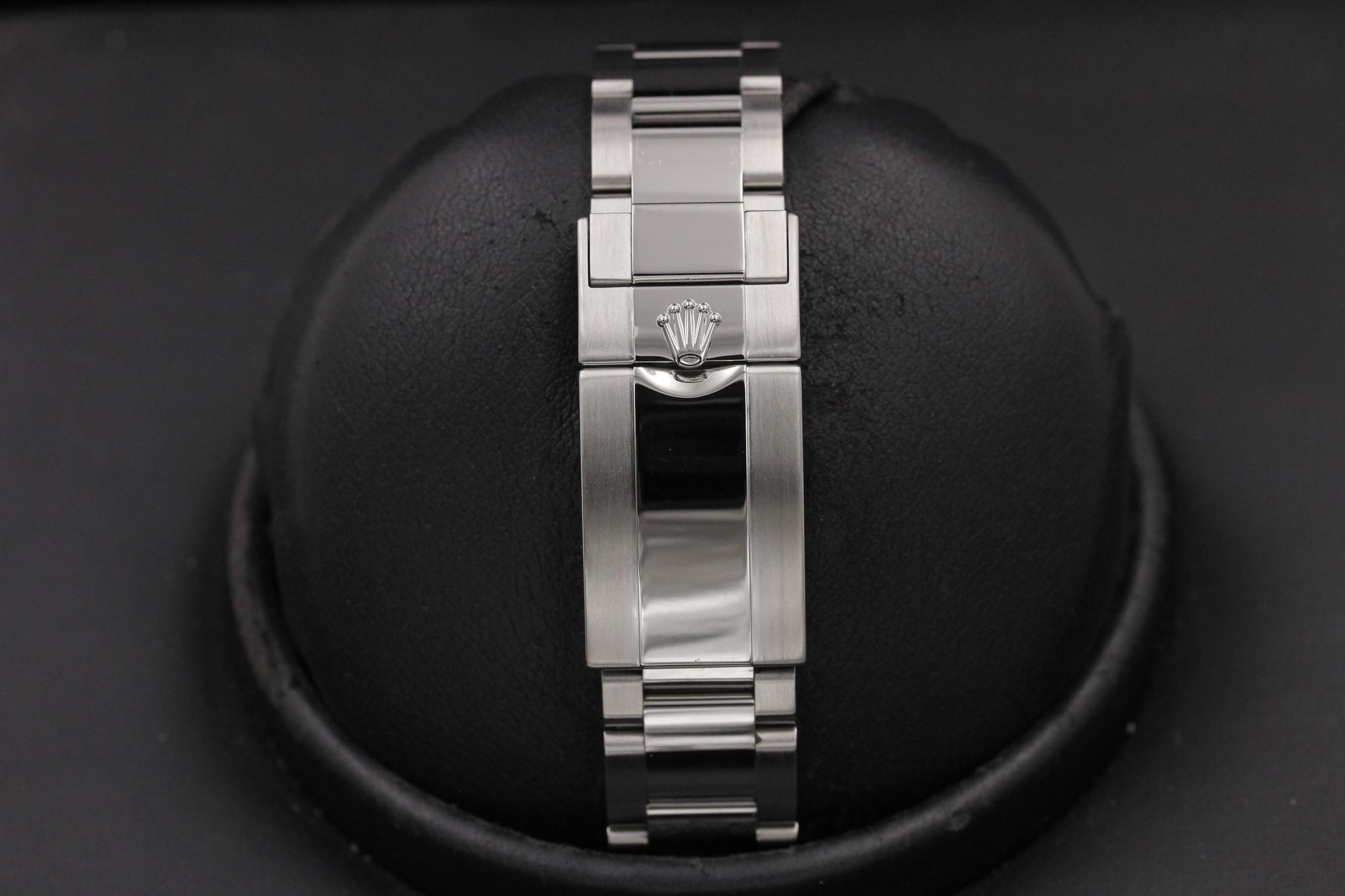 Watch Image 8