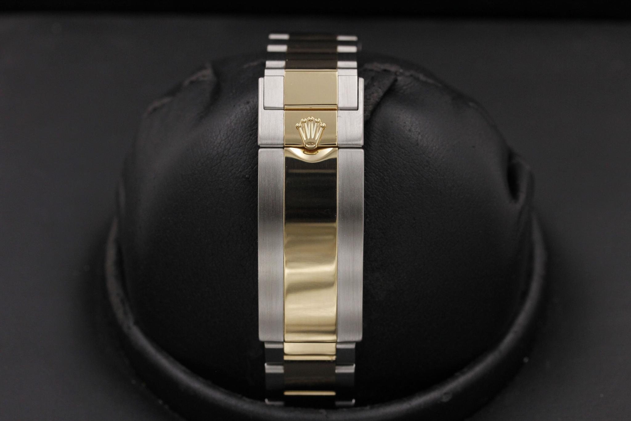 Watch Image 7