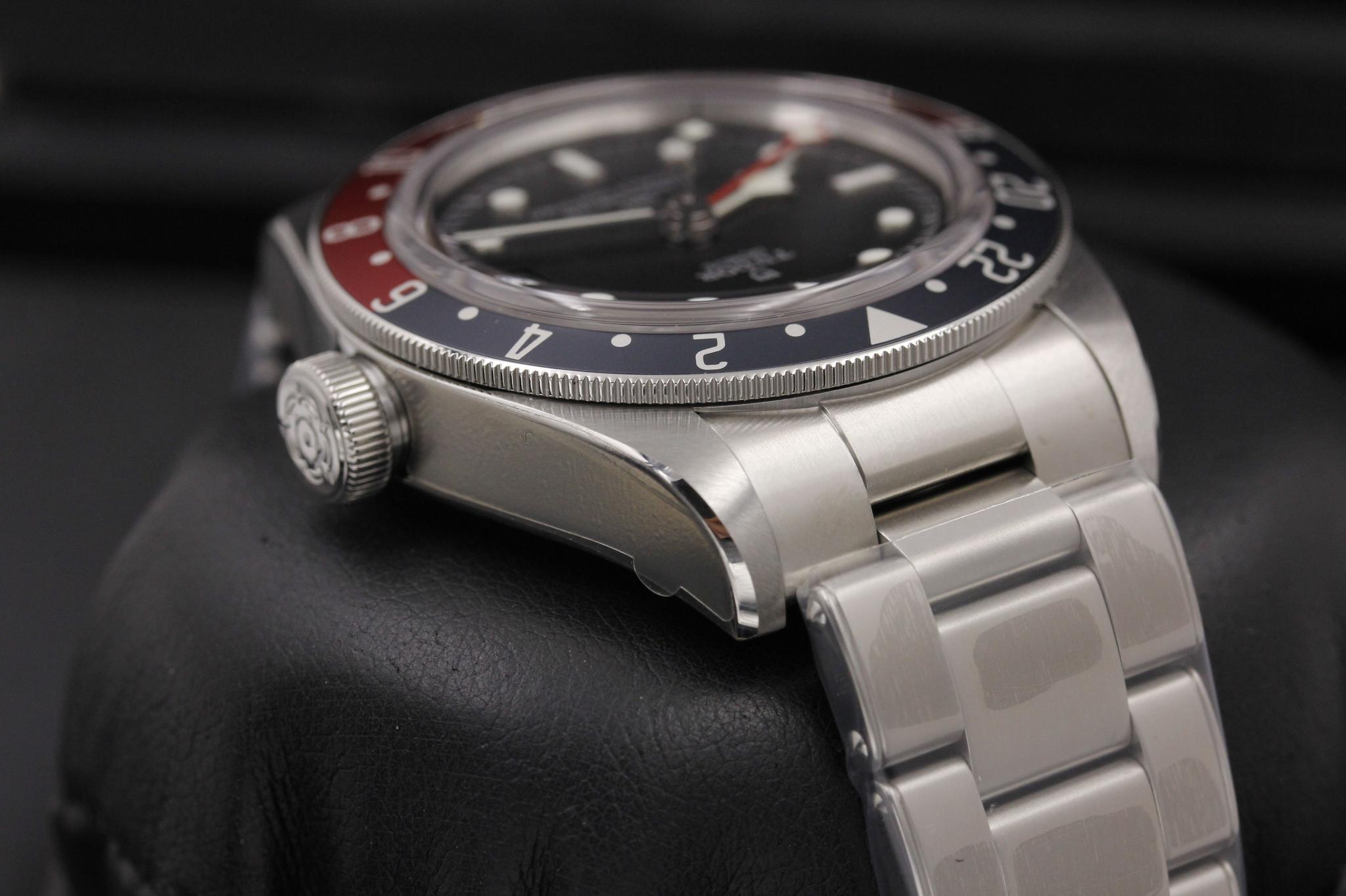 Watch Image 2