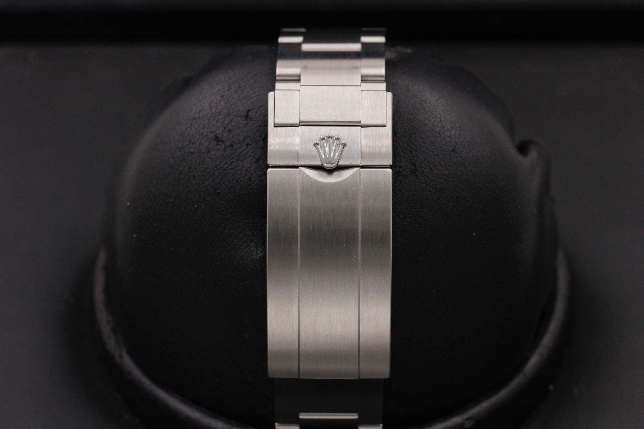 Watch Image 8