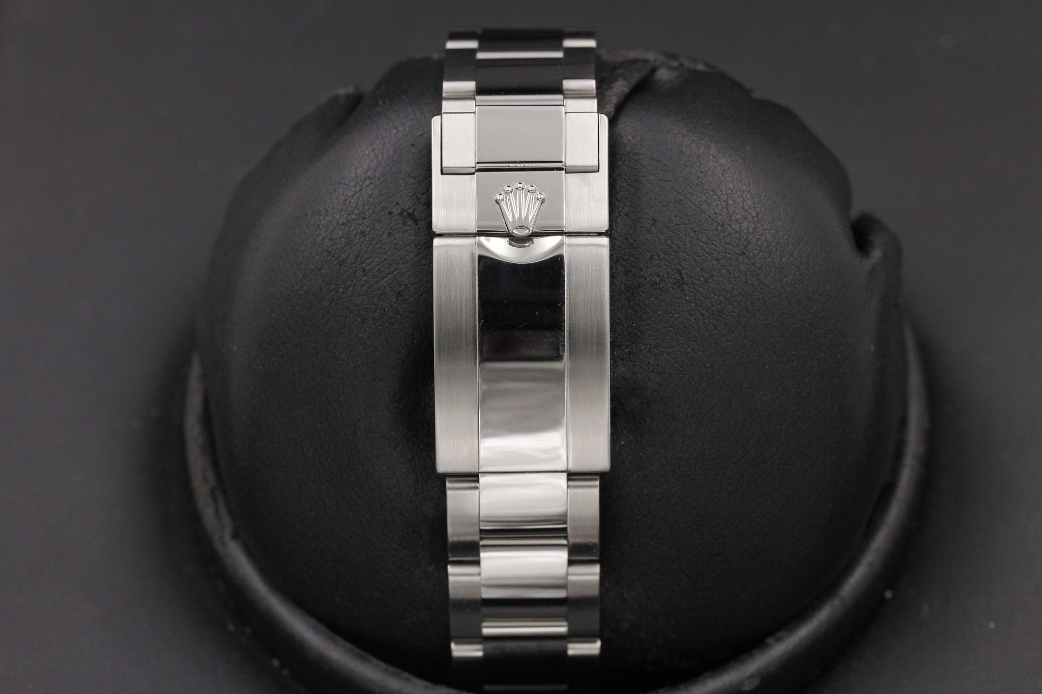 Watch Image 8
