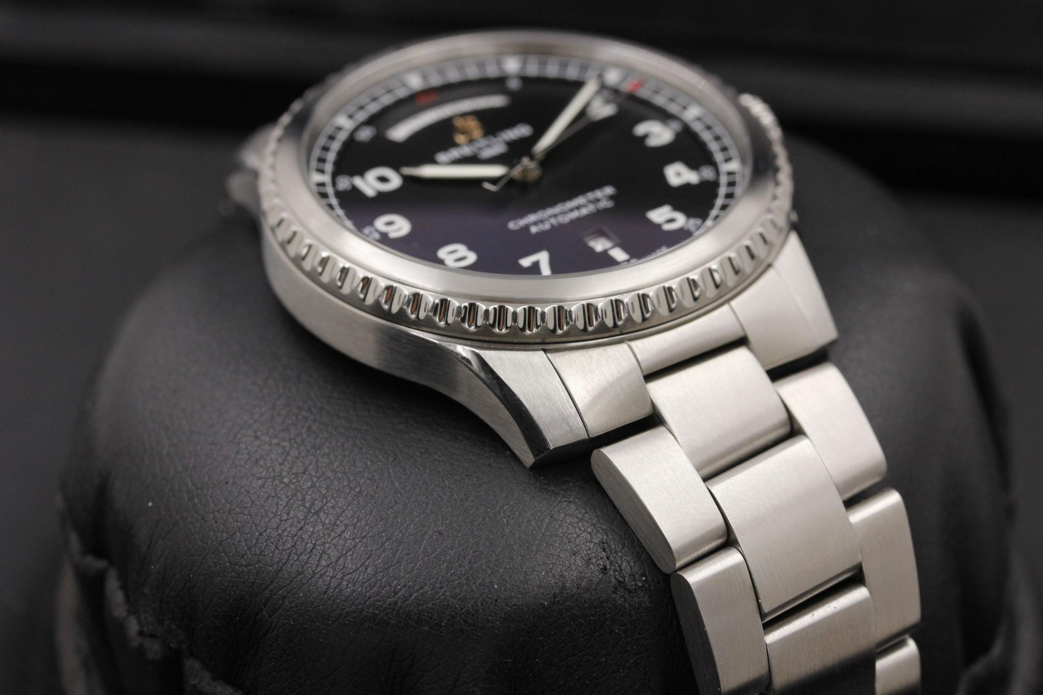 Watch Image 6