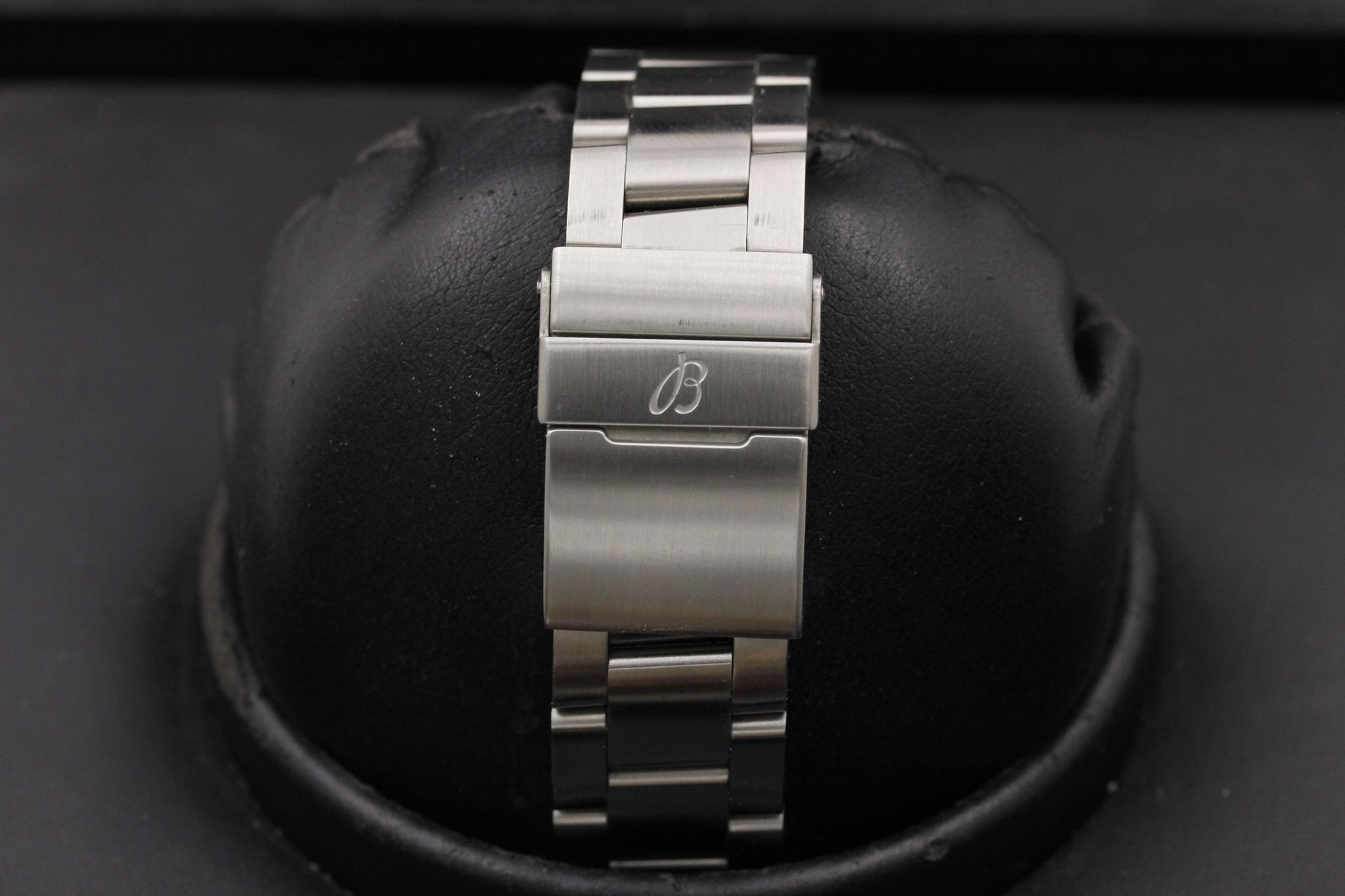 Watch Image 7