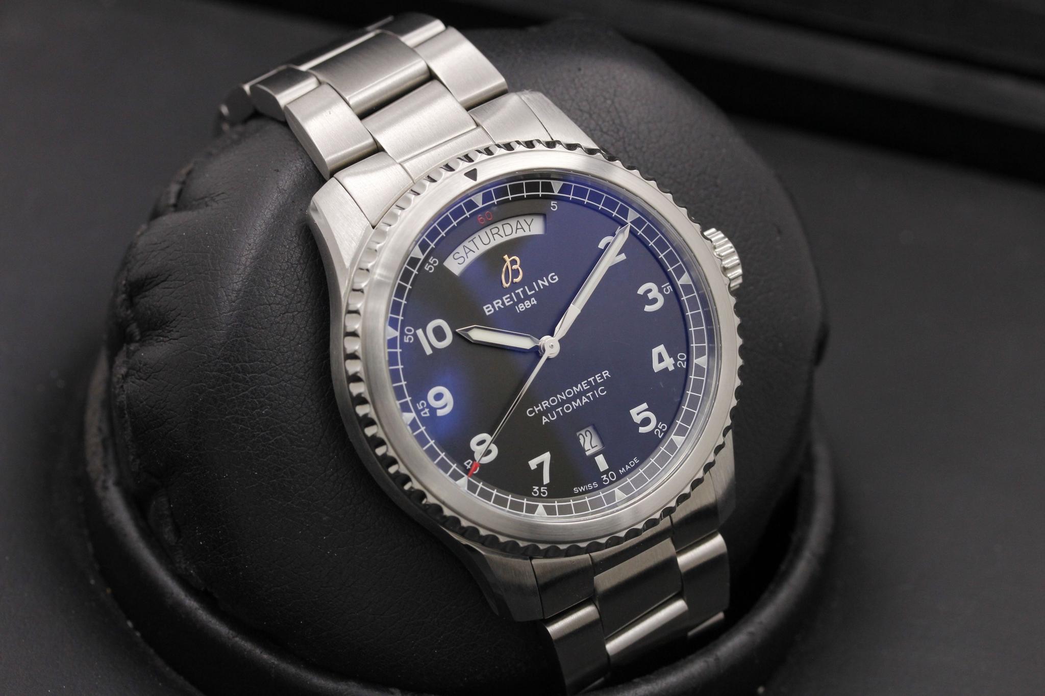 Watch Image 10