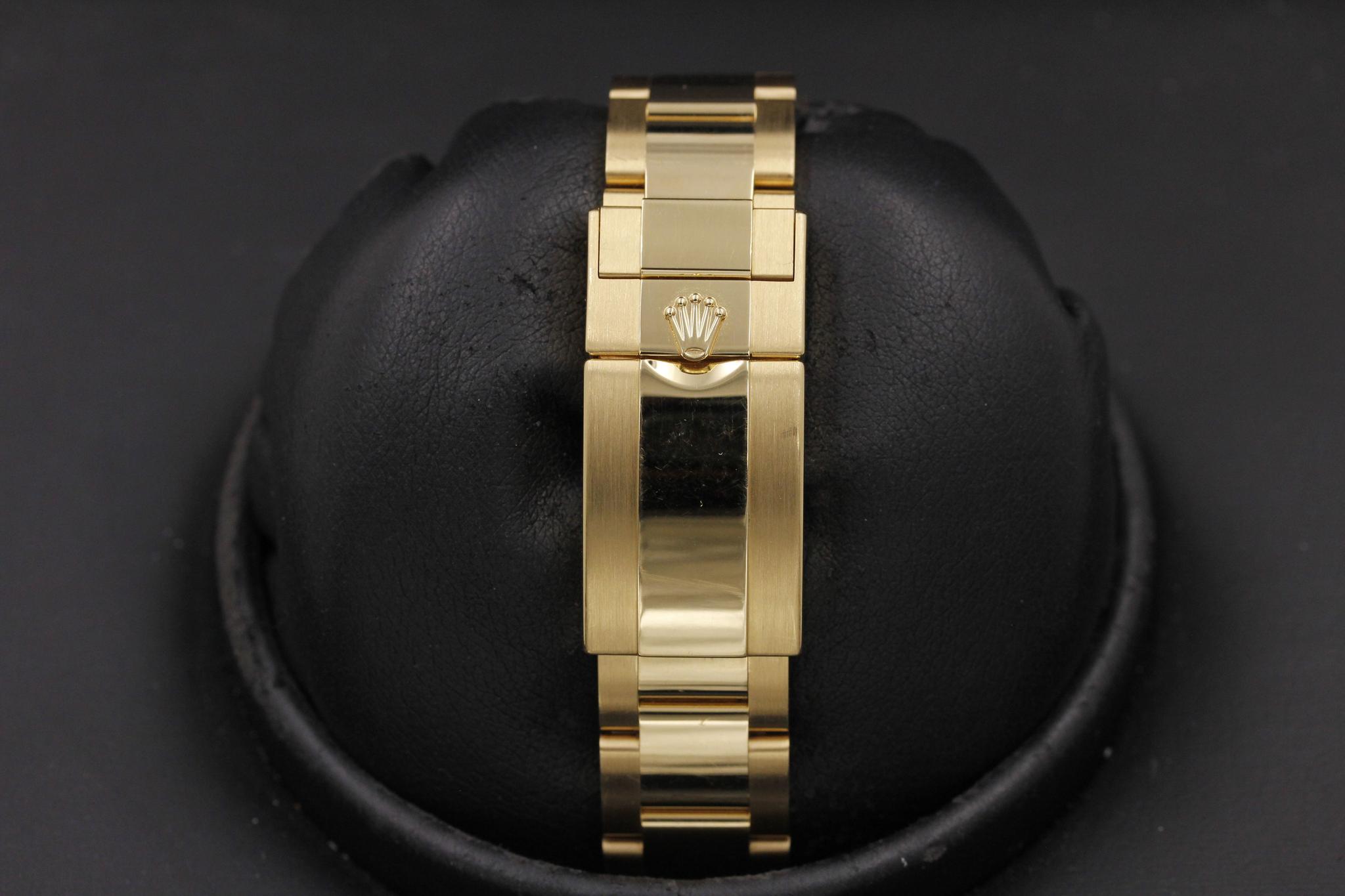 Watch Image 8