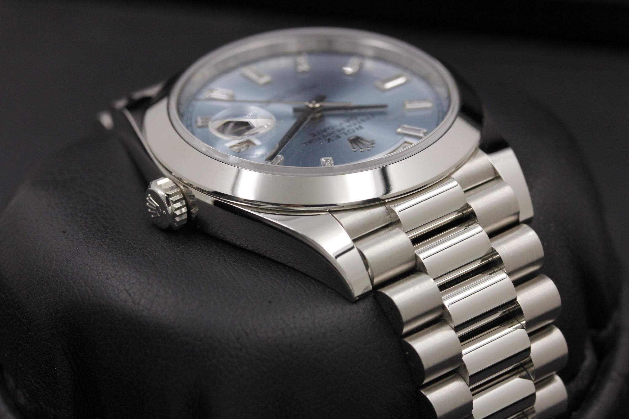 Watch Image 4