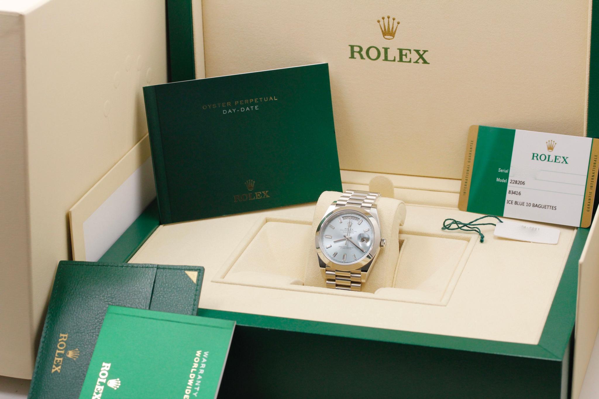 Watch Image 12