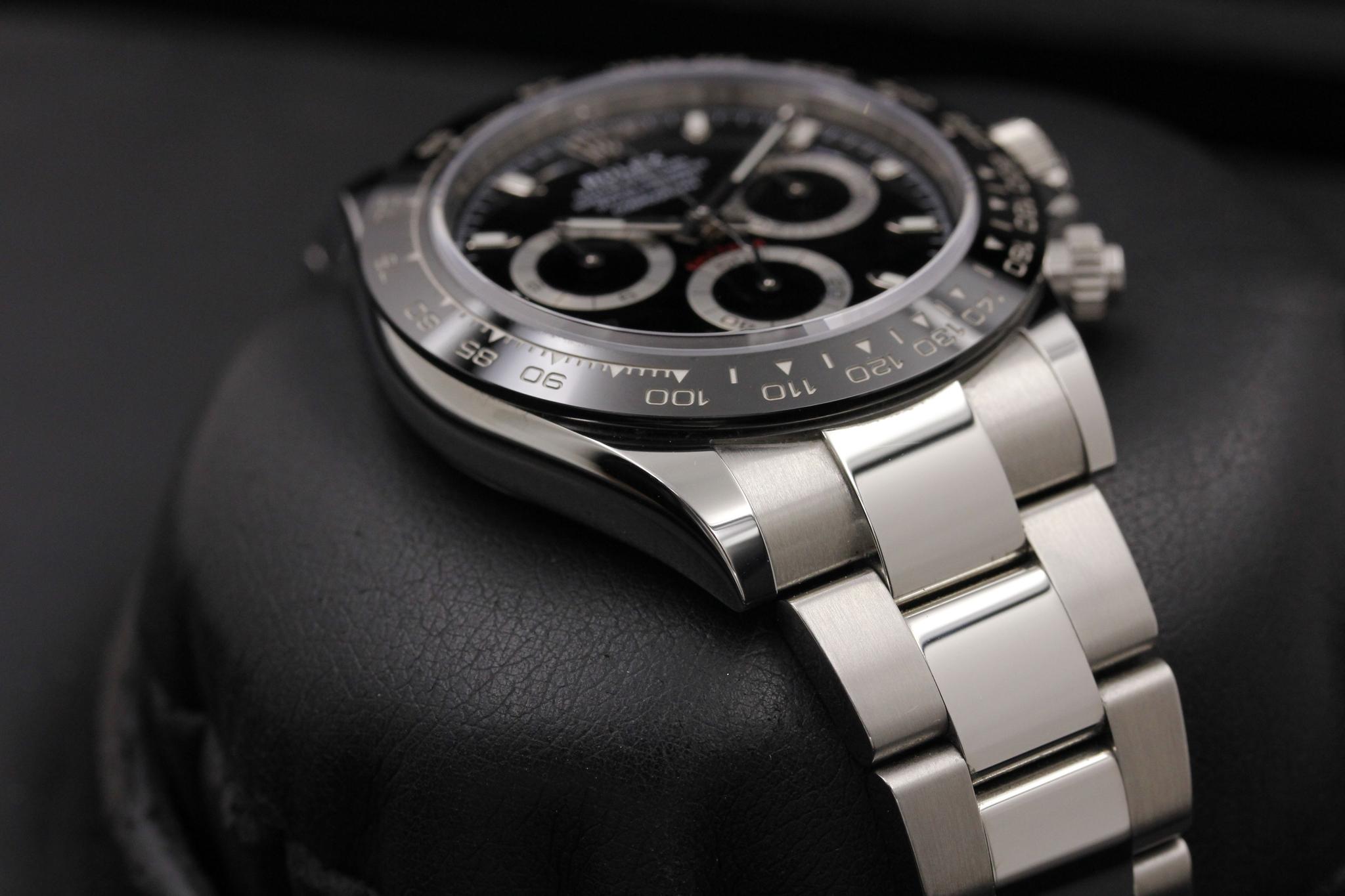 Watch Image 6