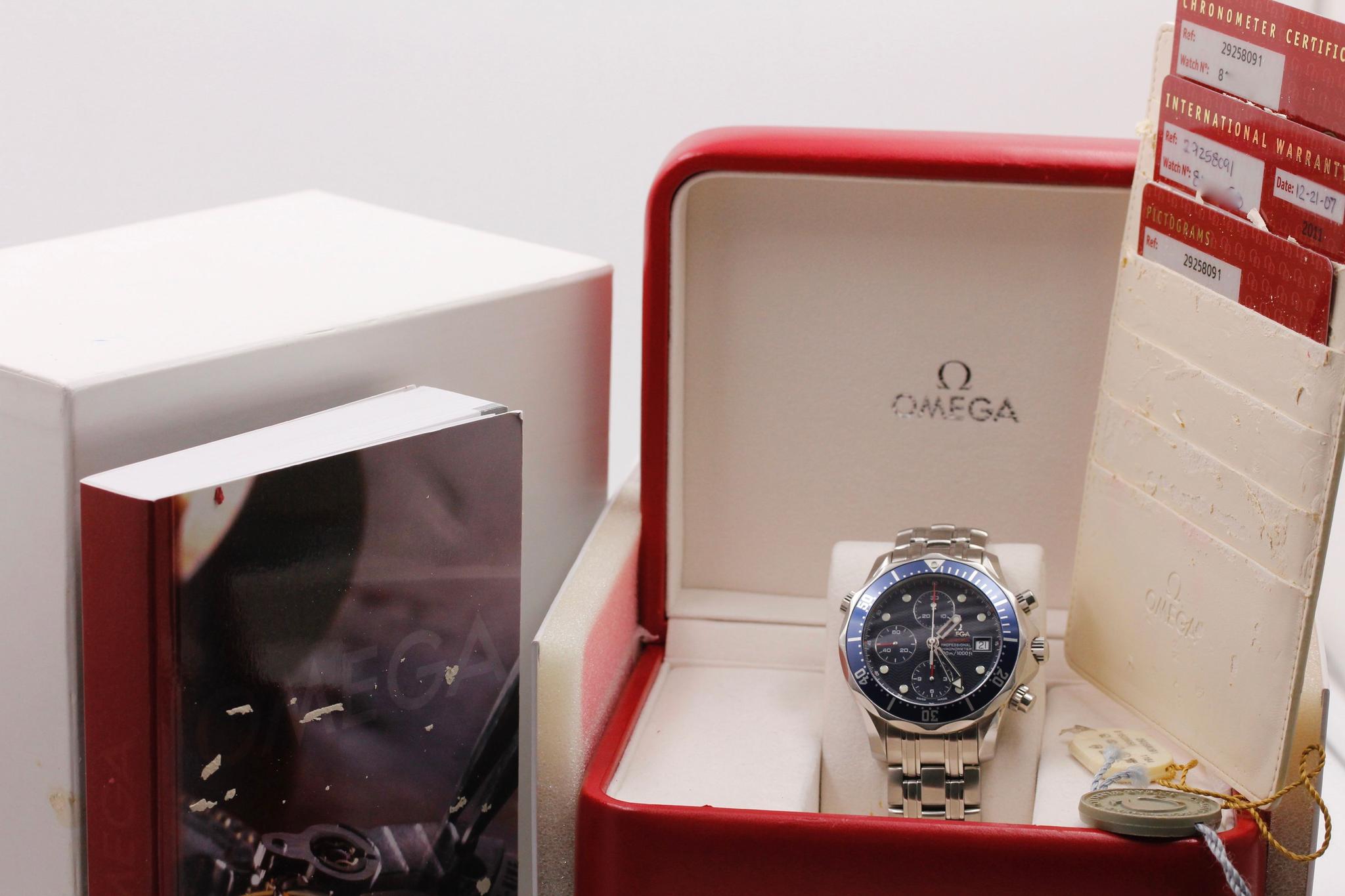 Watch Image 11