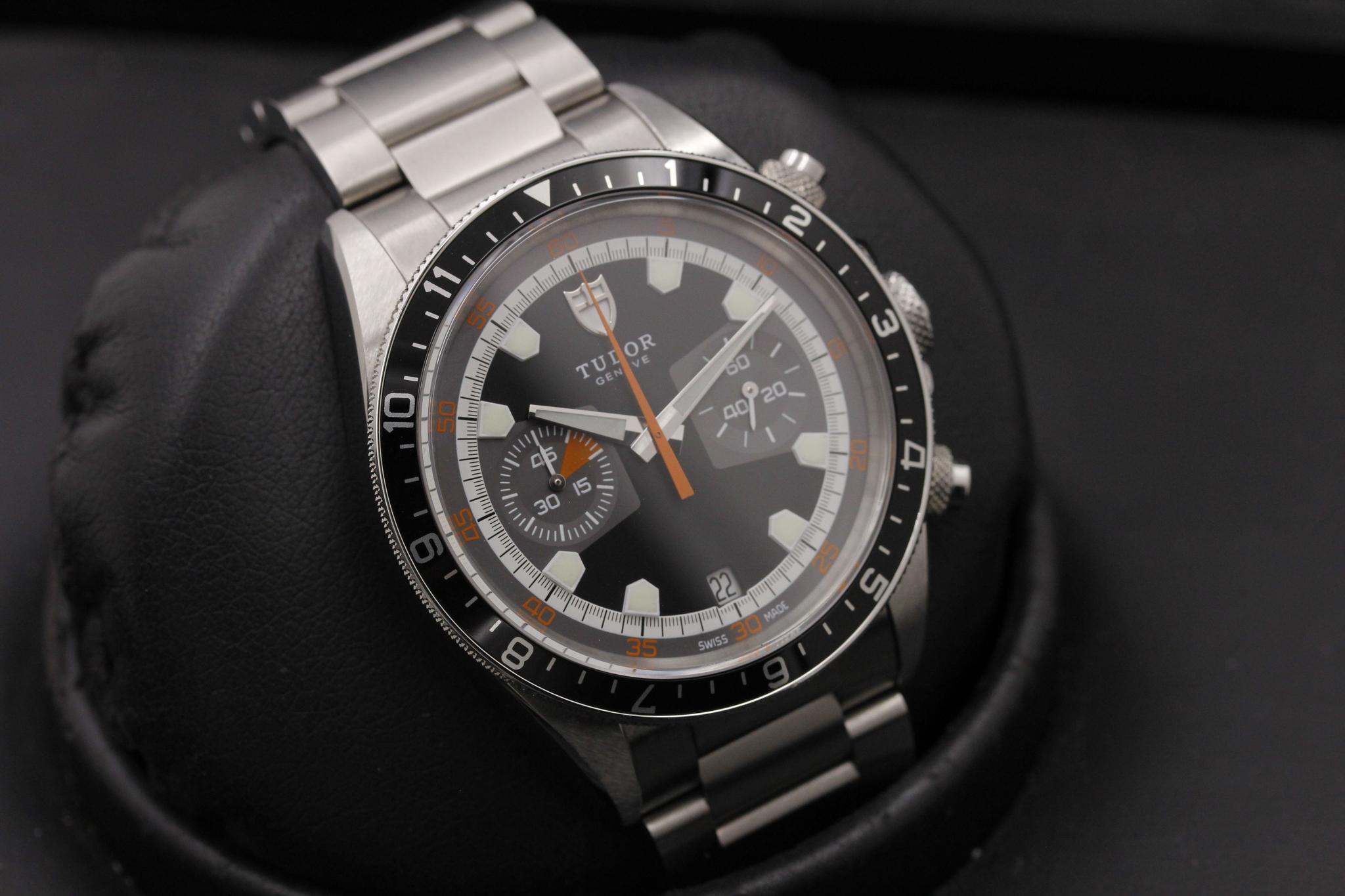 Watch Image 9