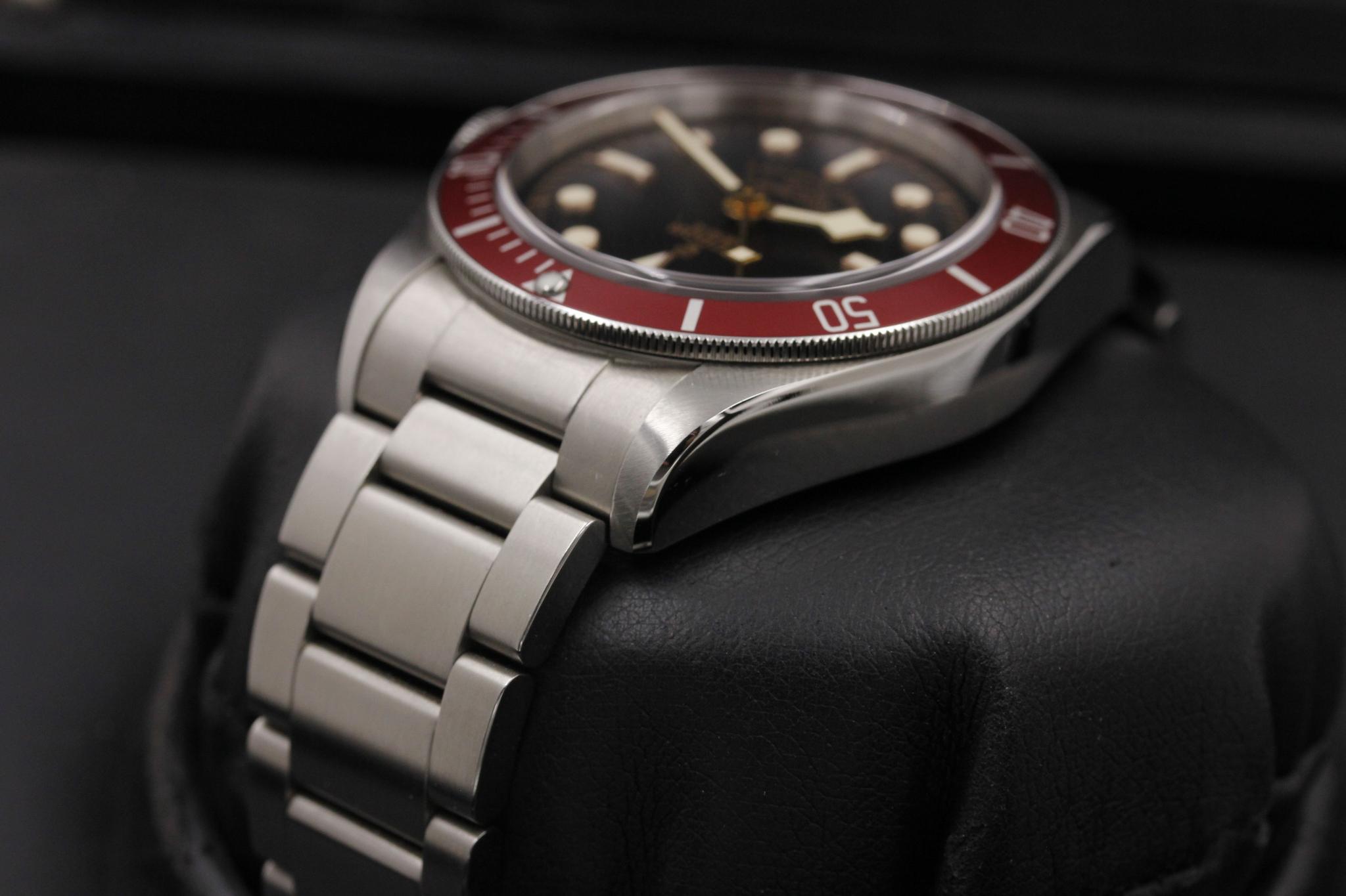 Watch Image 5