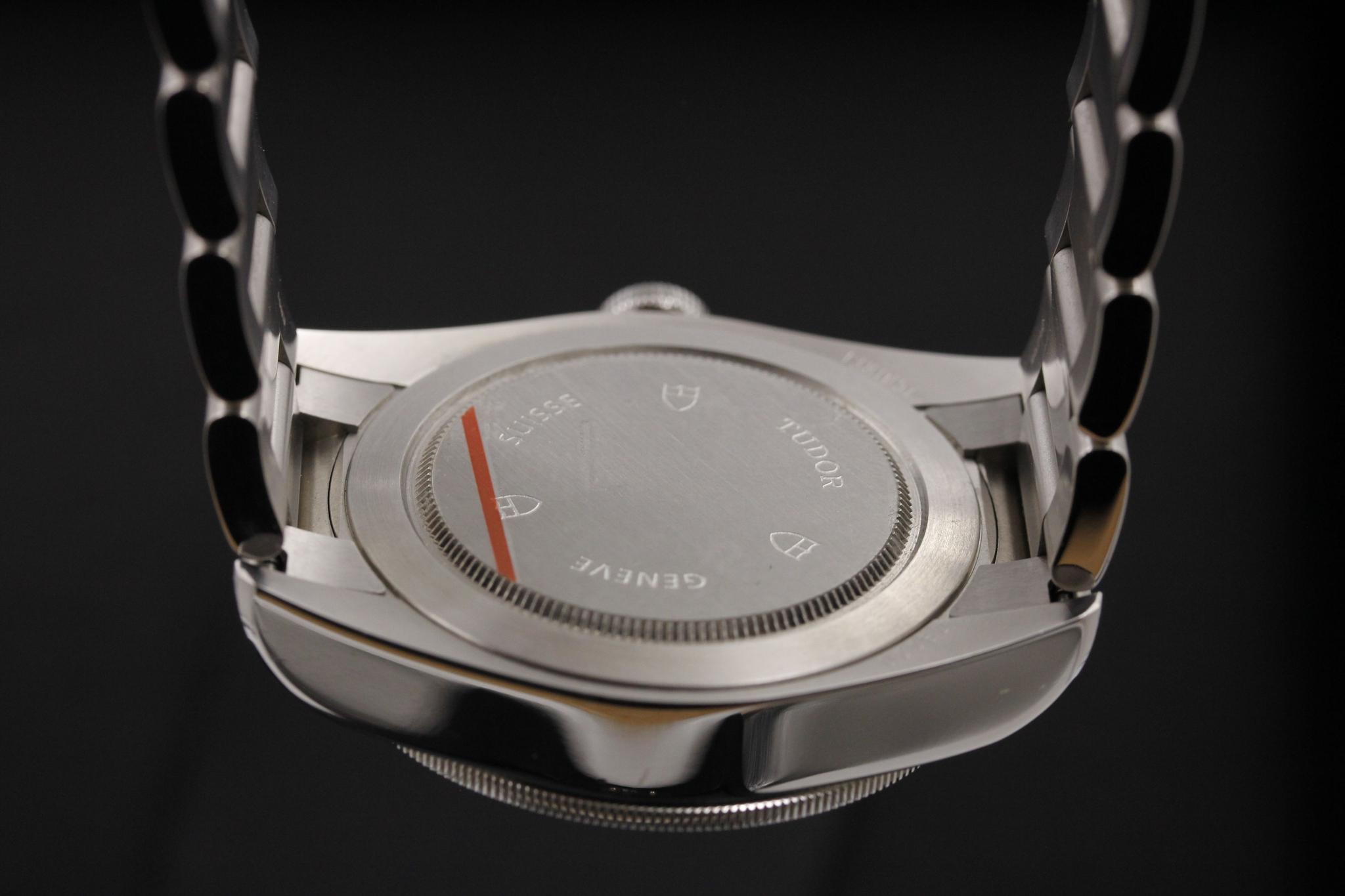 Watch Image 7