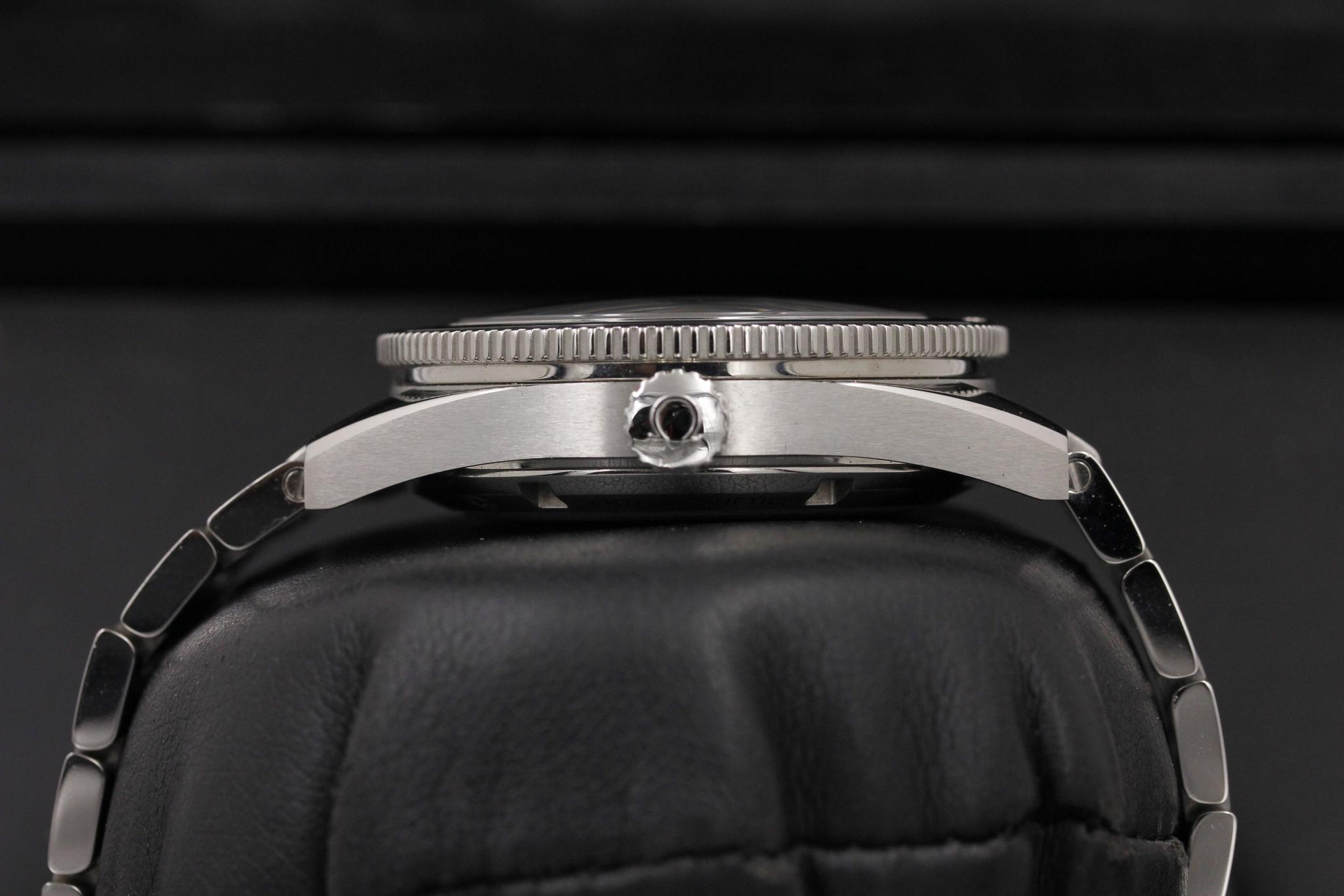 Watch Image 3