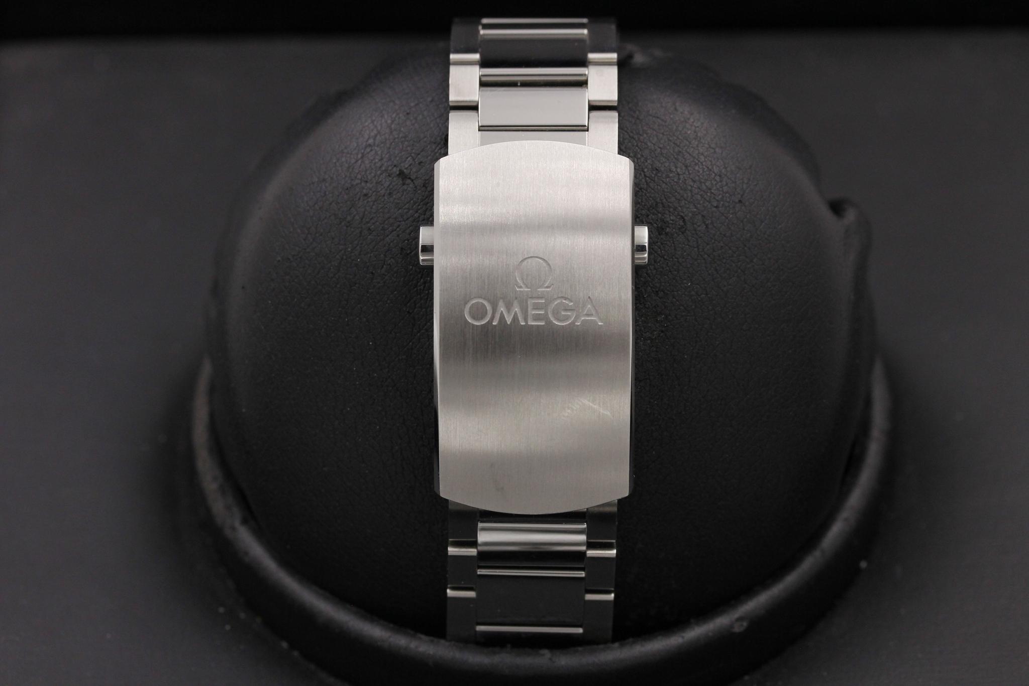 Watch Image 8