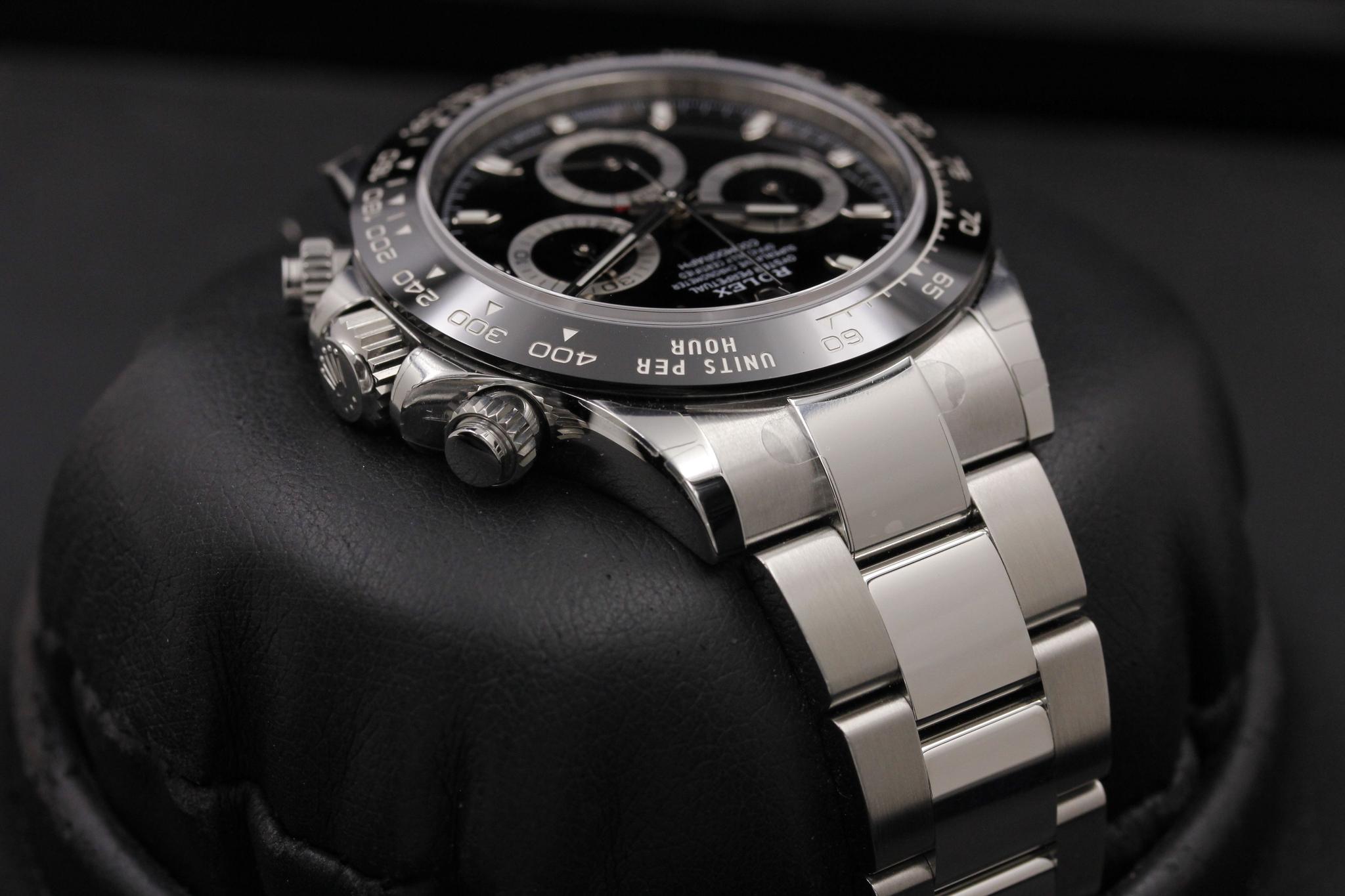 Watch Image 4