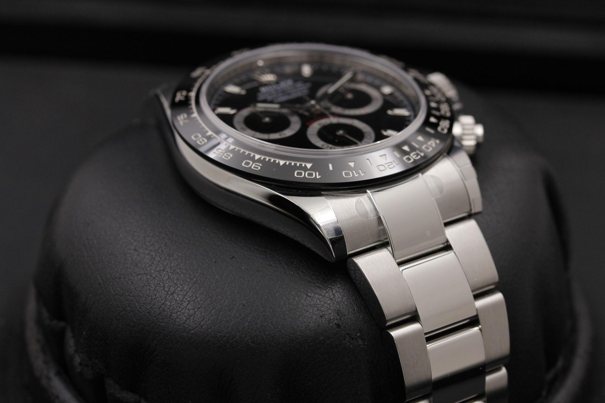 Watch Image 6
