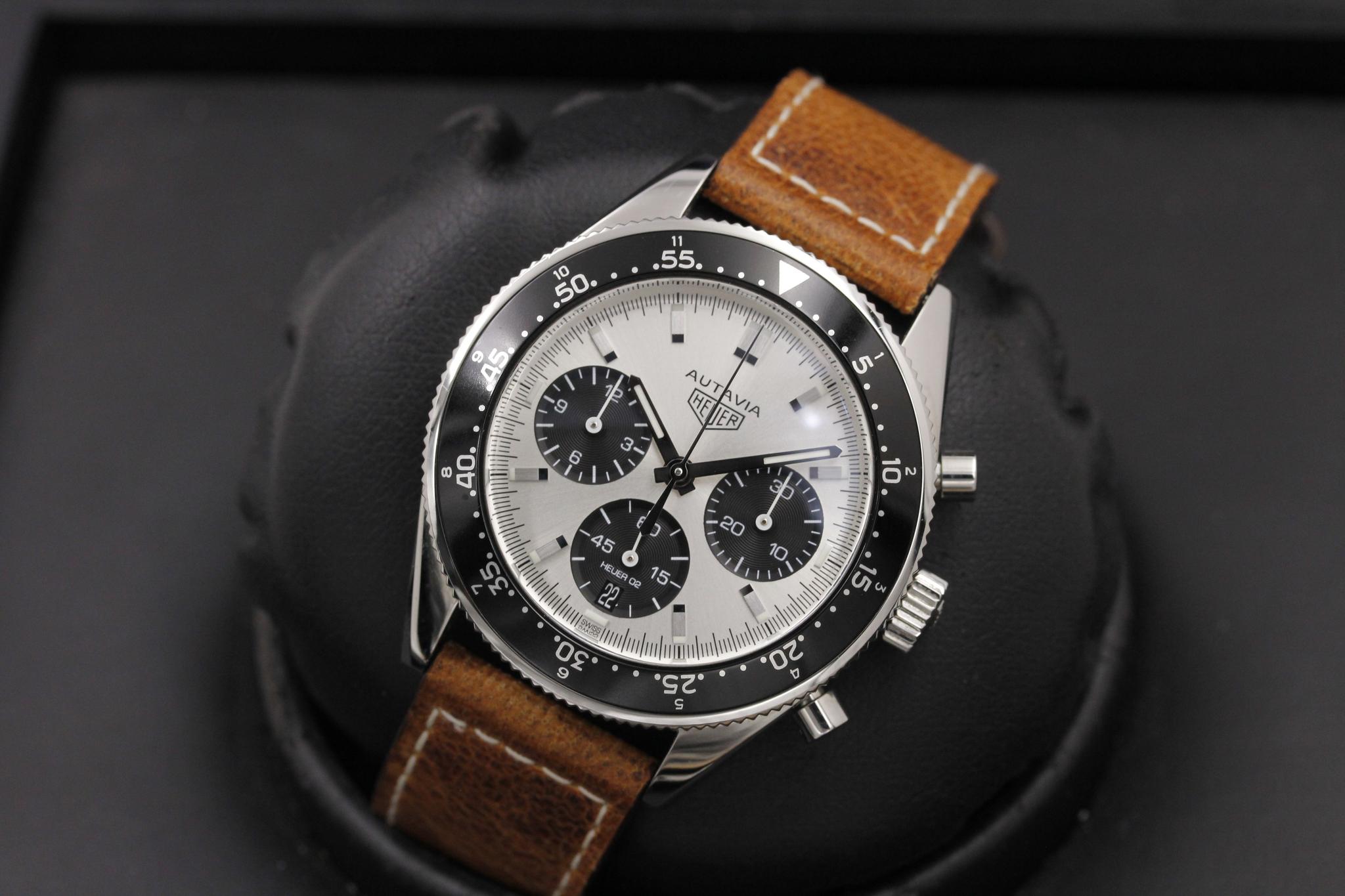 Watch Image 9