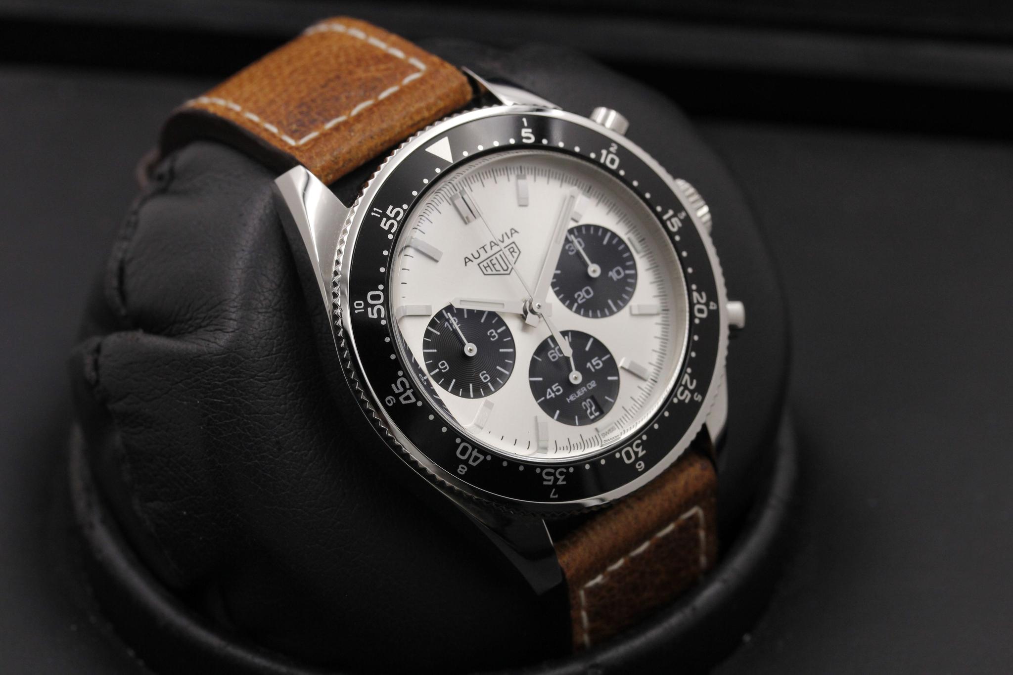 Watch Image 10