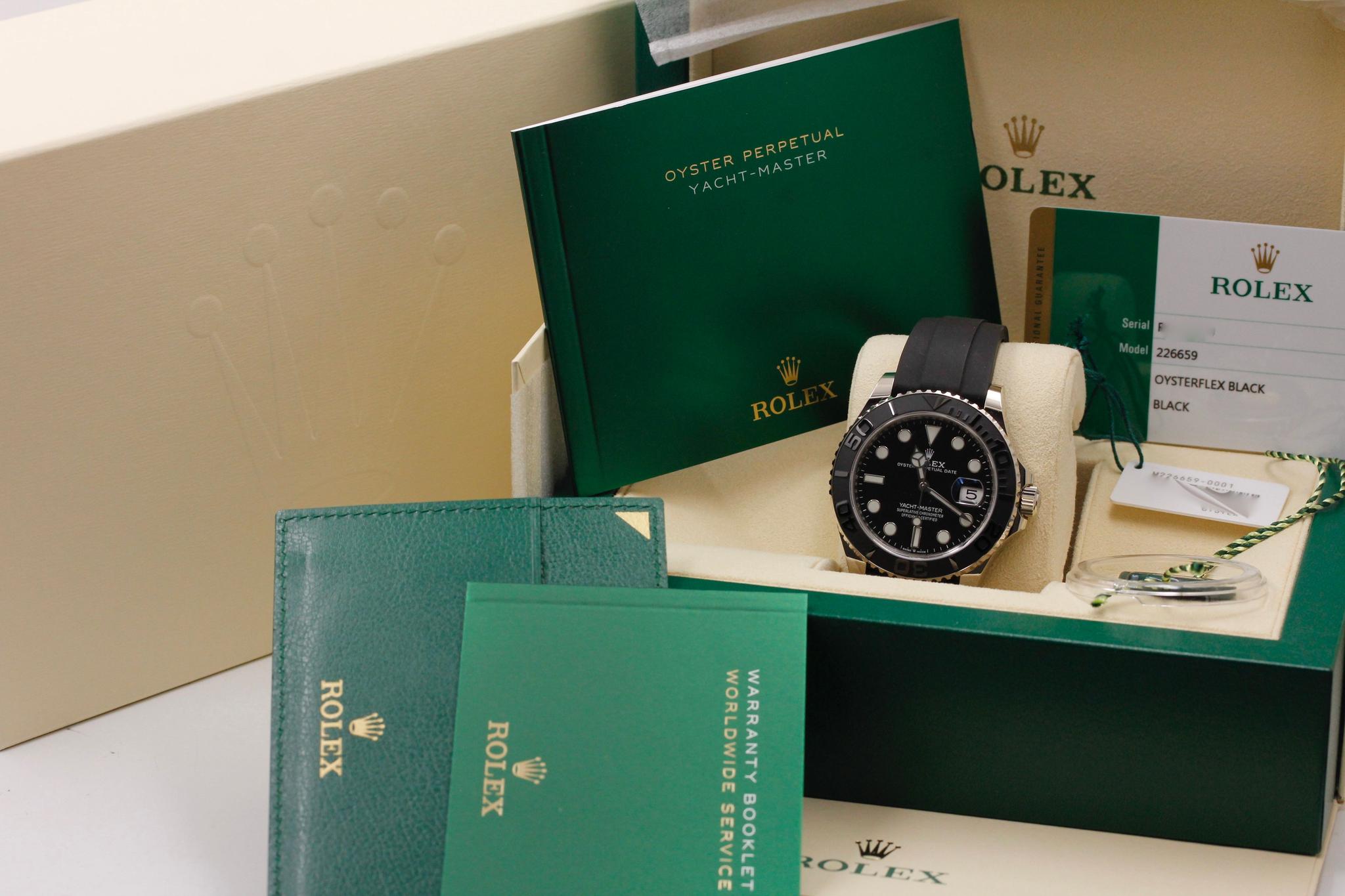 Watch Image 11