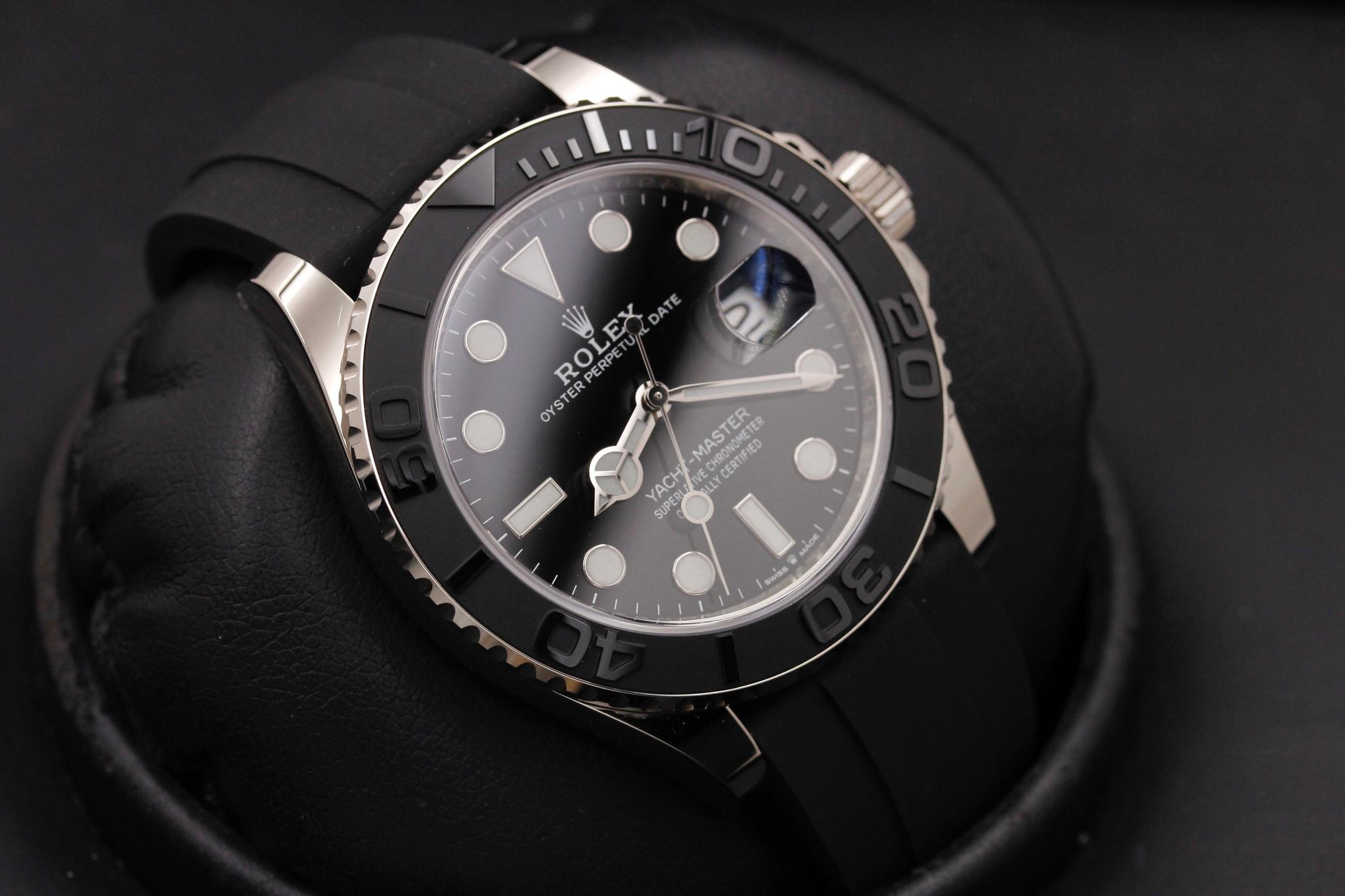 Watch Image 10