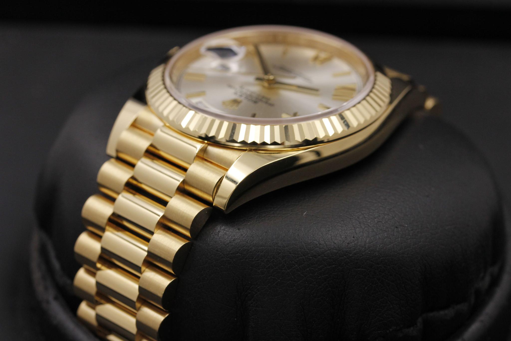 Watch Image 5