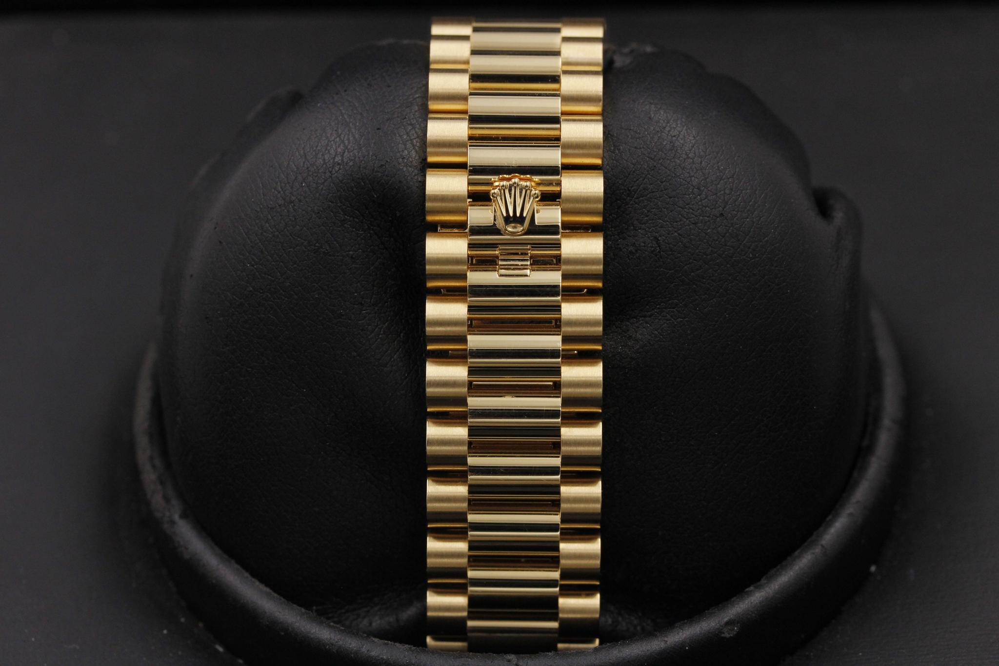 Watch Image 8